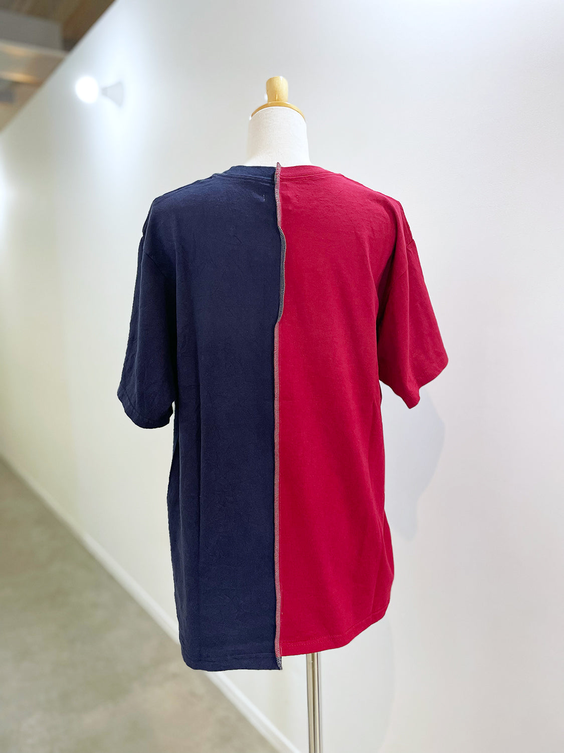 QUIITO HALF LOGO TEE
