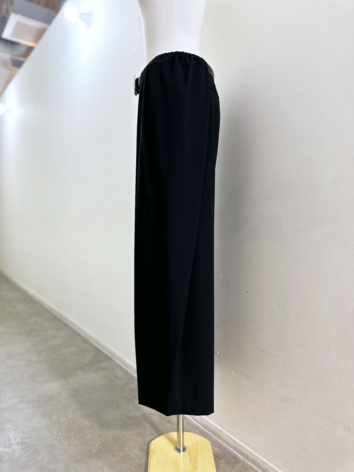 MAISONSPECIAL リアルレザーベルトセットアシンメトリータックパンツ