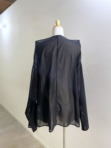 AMOMENTO MOCK NECK TWO WAY BLOUSE