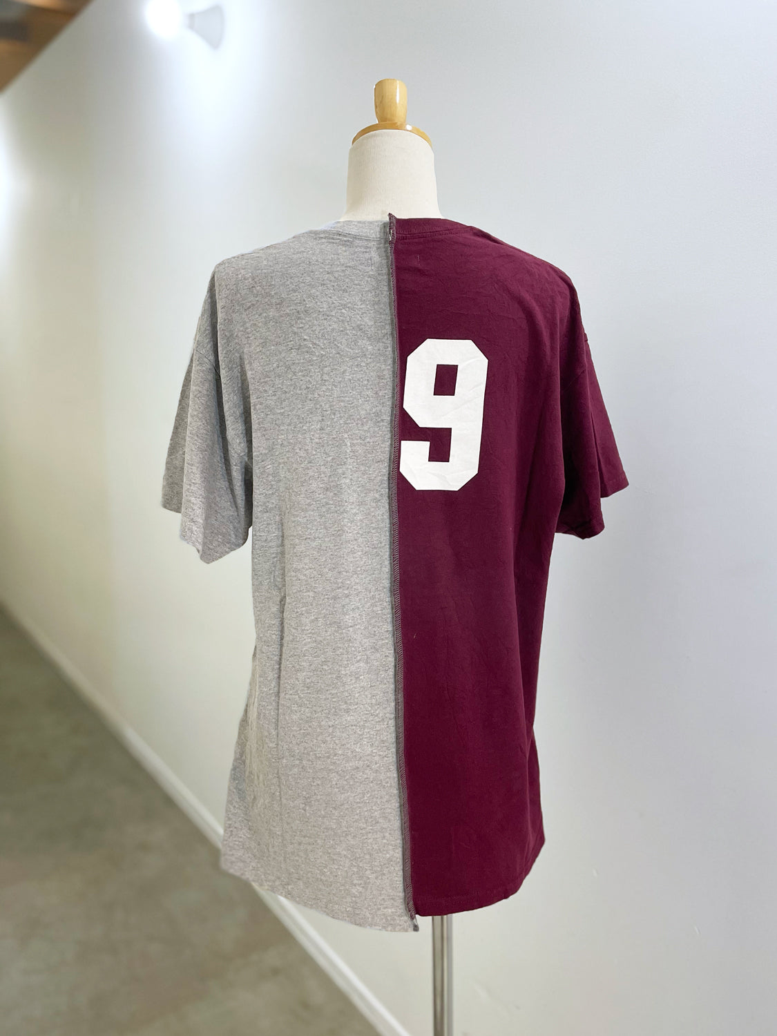 QUIITO HALF LOGO TEE