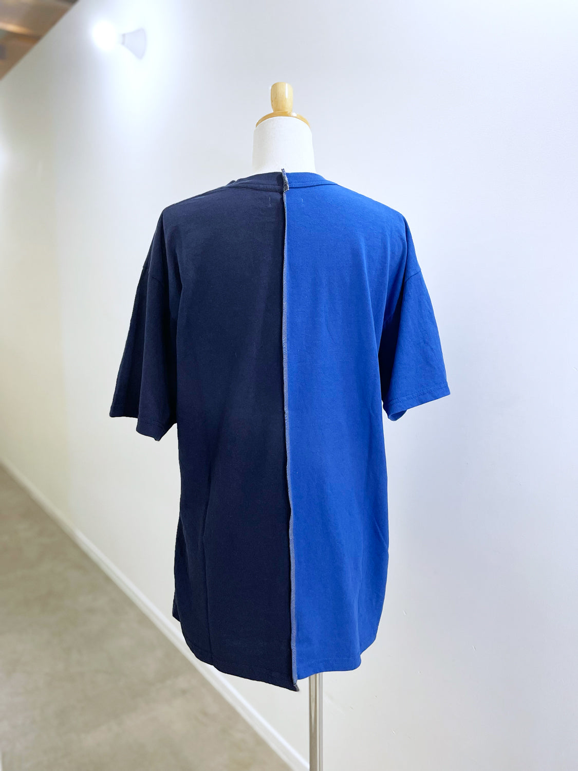 QUIITO HALF LOGO TEE