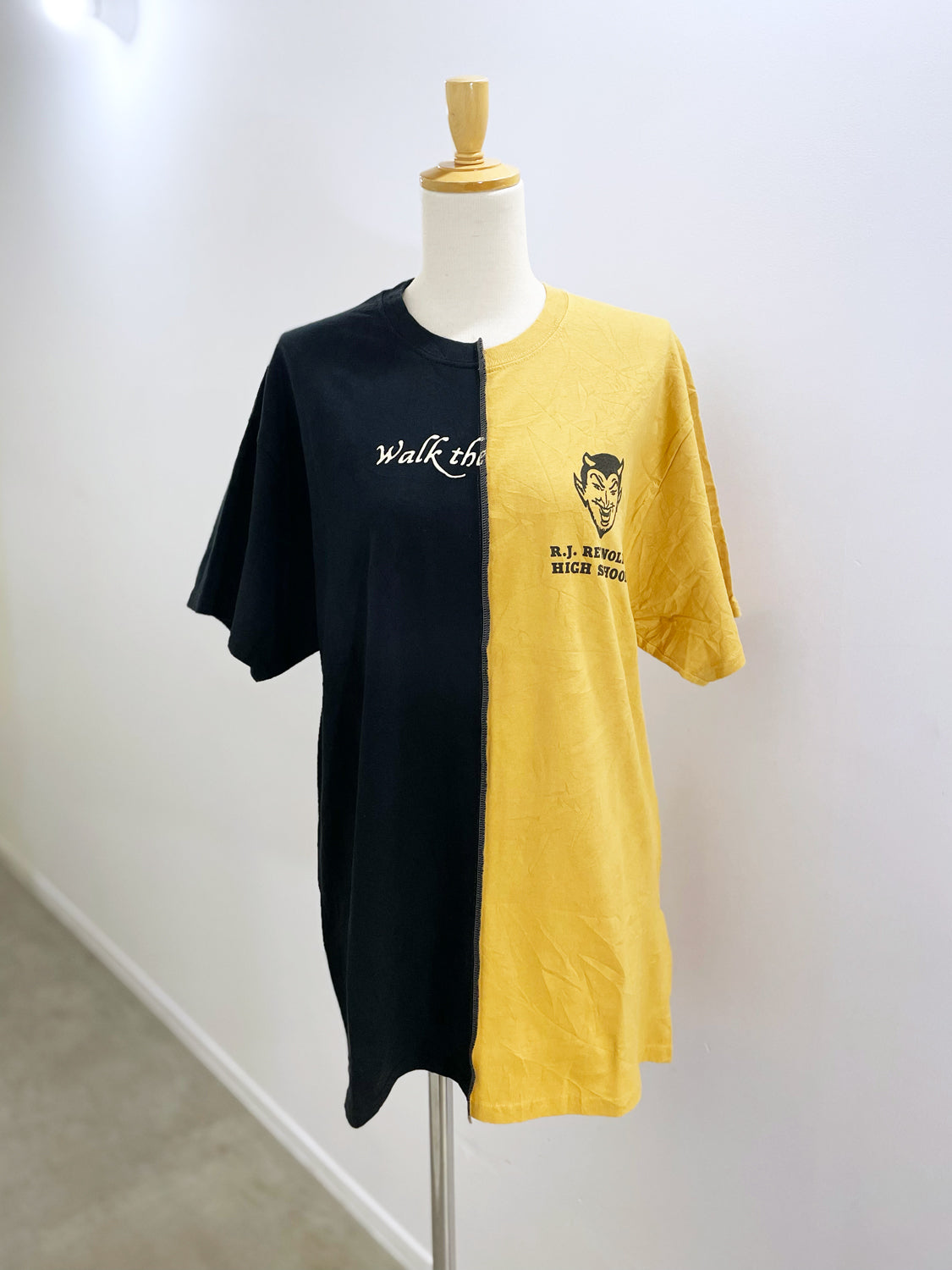 QUIITO HALF LOGO TEE