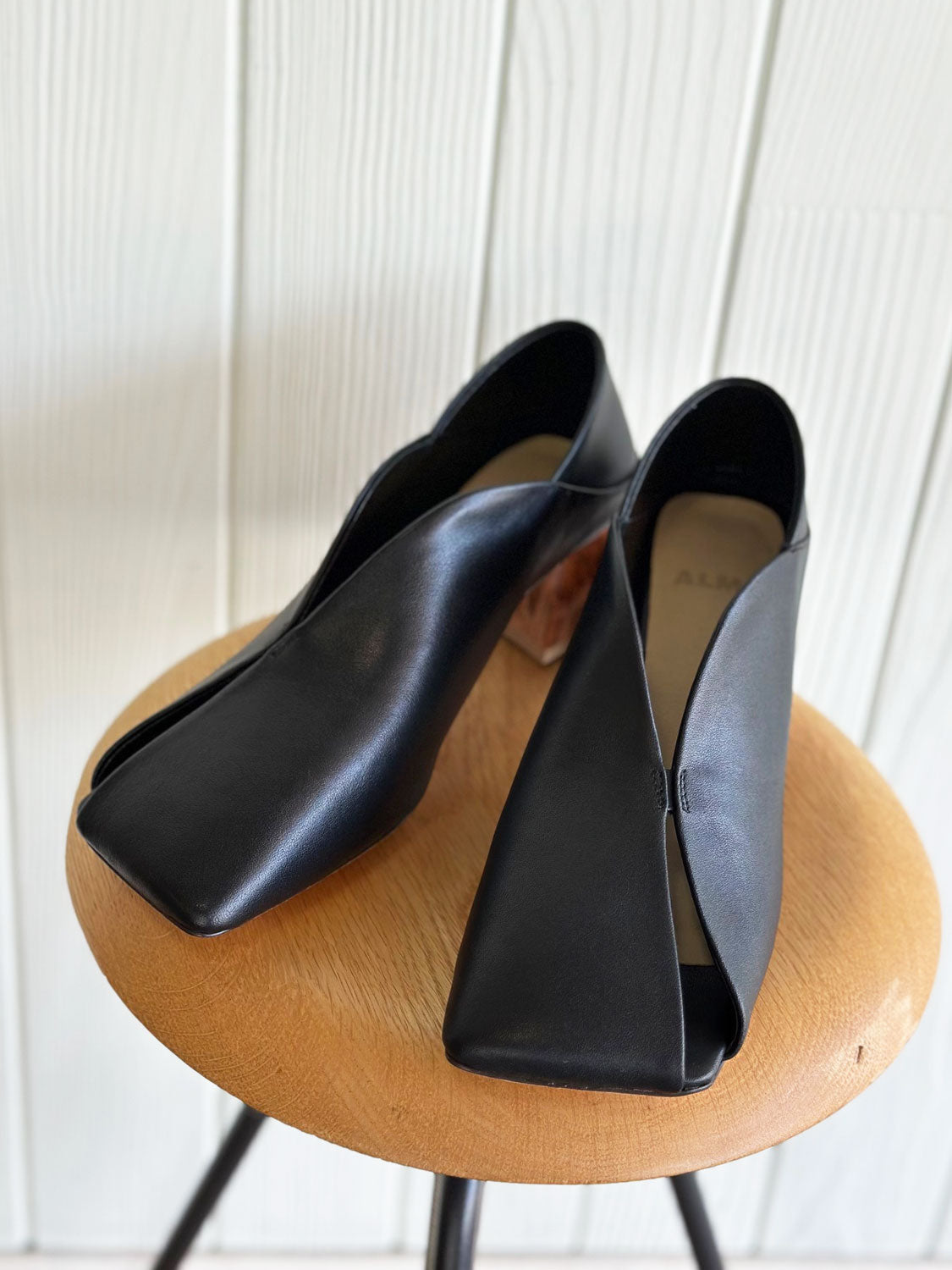 ALM. ERIN LEATHER PUMPS