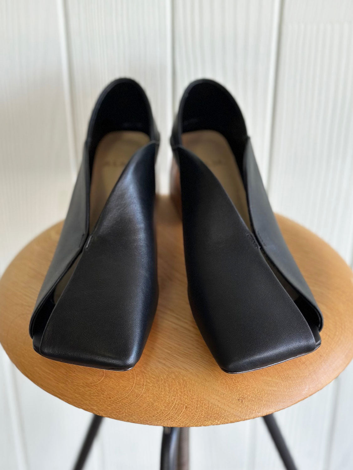 ALM. ERIN LEATHER PUMPS
