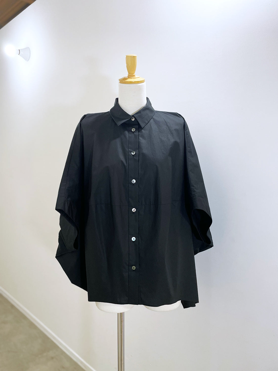 ENFOLD DRAPE HEXAGON SHIRT