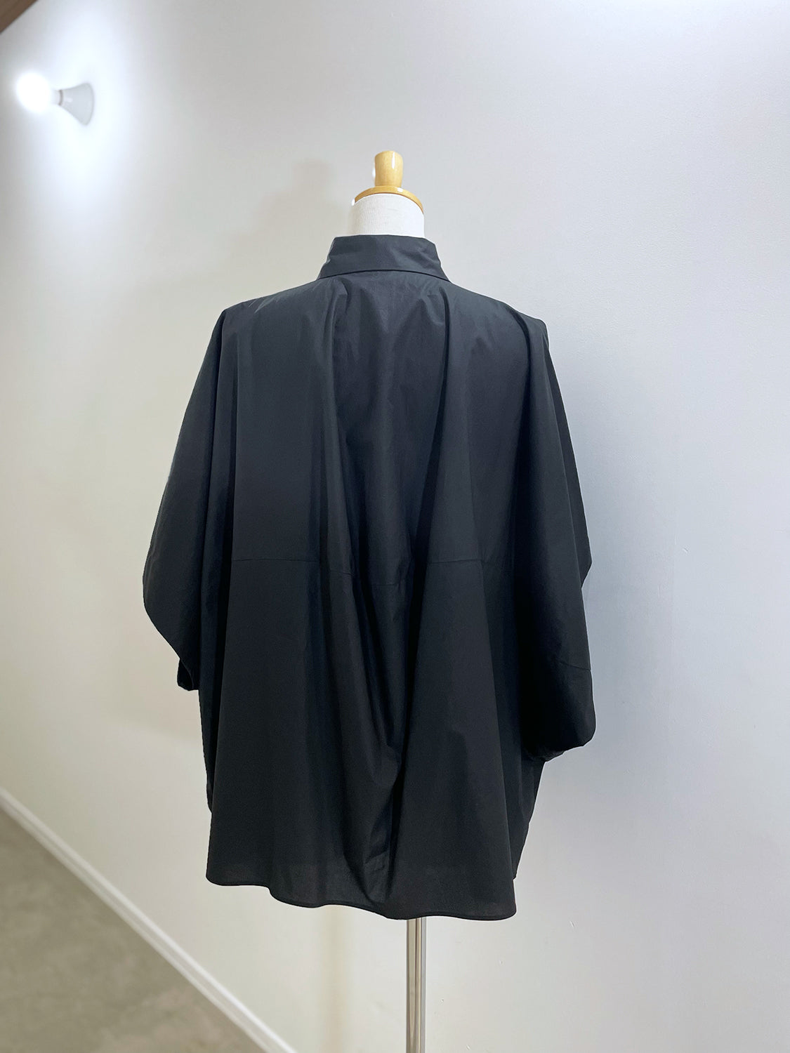 ENFOLD DRAPE HEXAGON SHIRT