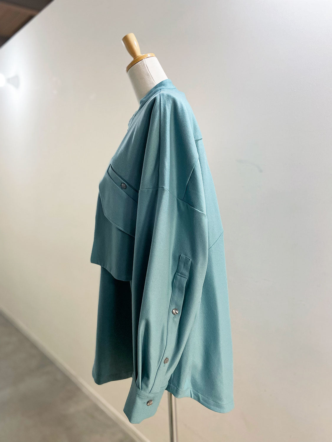 någonstans  LOOSE SHIRT