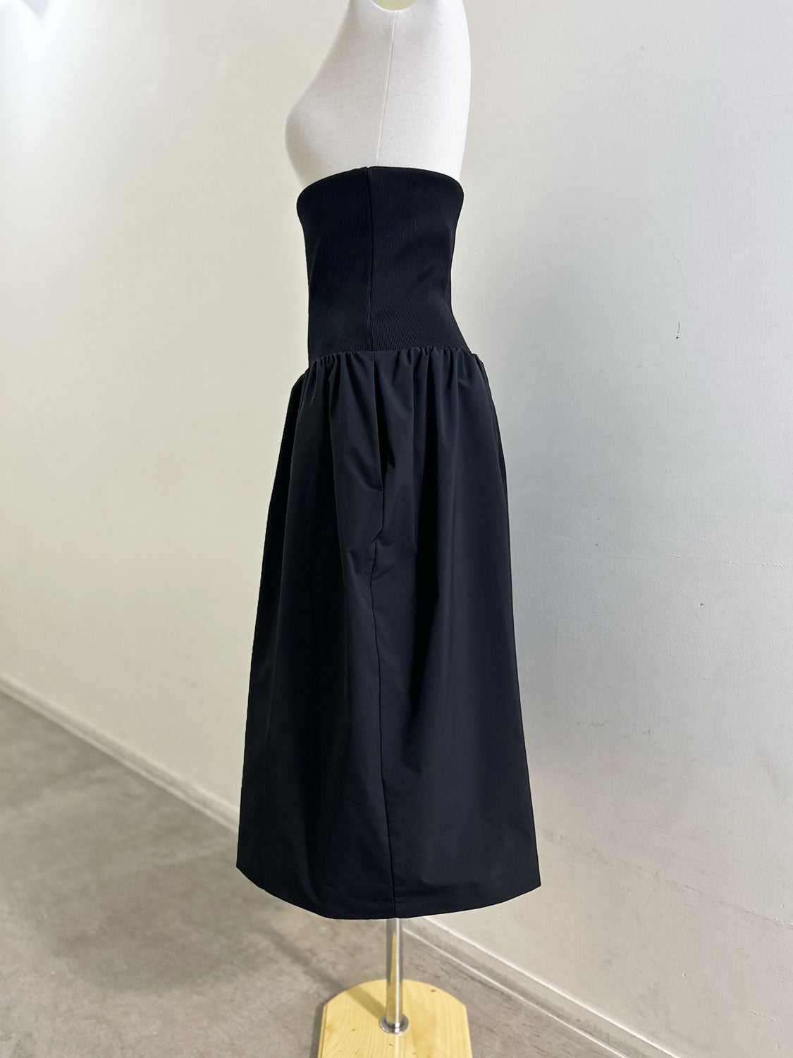 AMOMENTO TAFFETA SHIRRING SKIRT