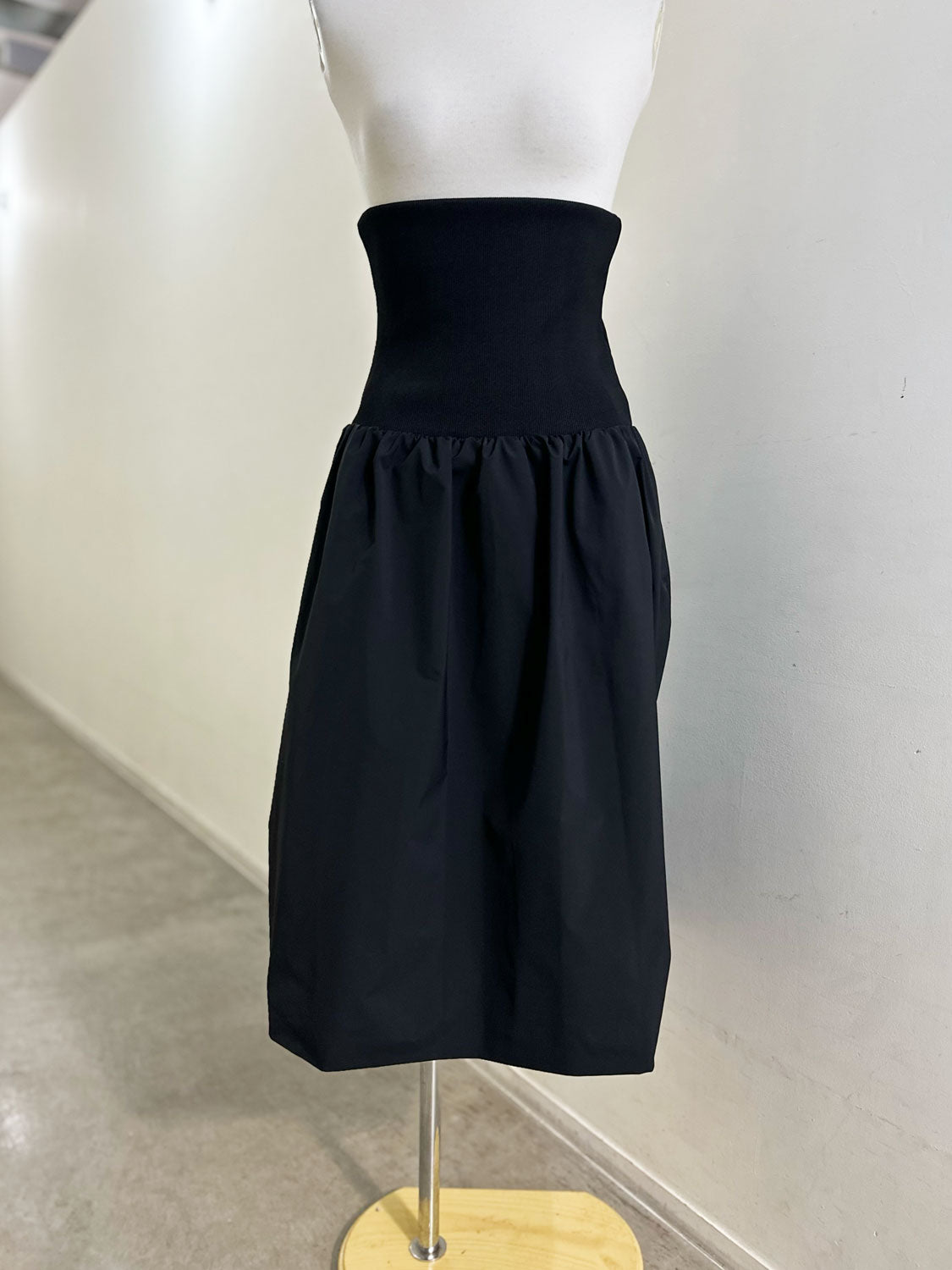 AMOMENTO TAFFETA SHIRRING SKIRT