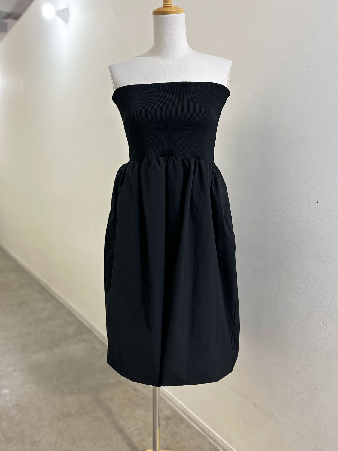 AMOMENTO TAFFETA SHIRRING SKIRT