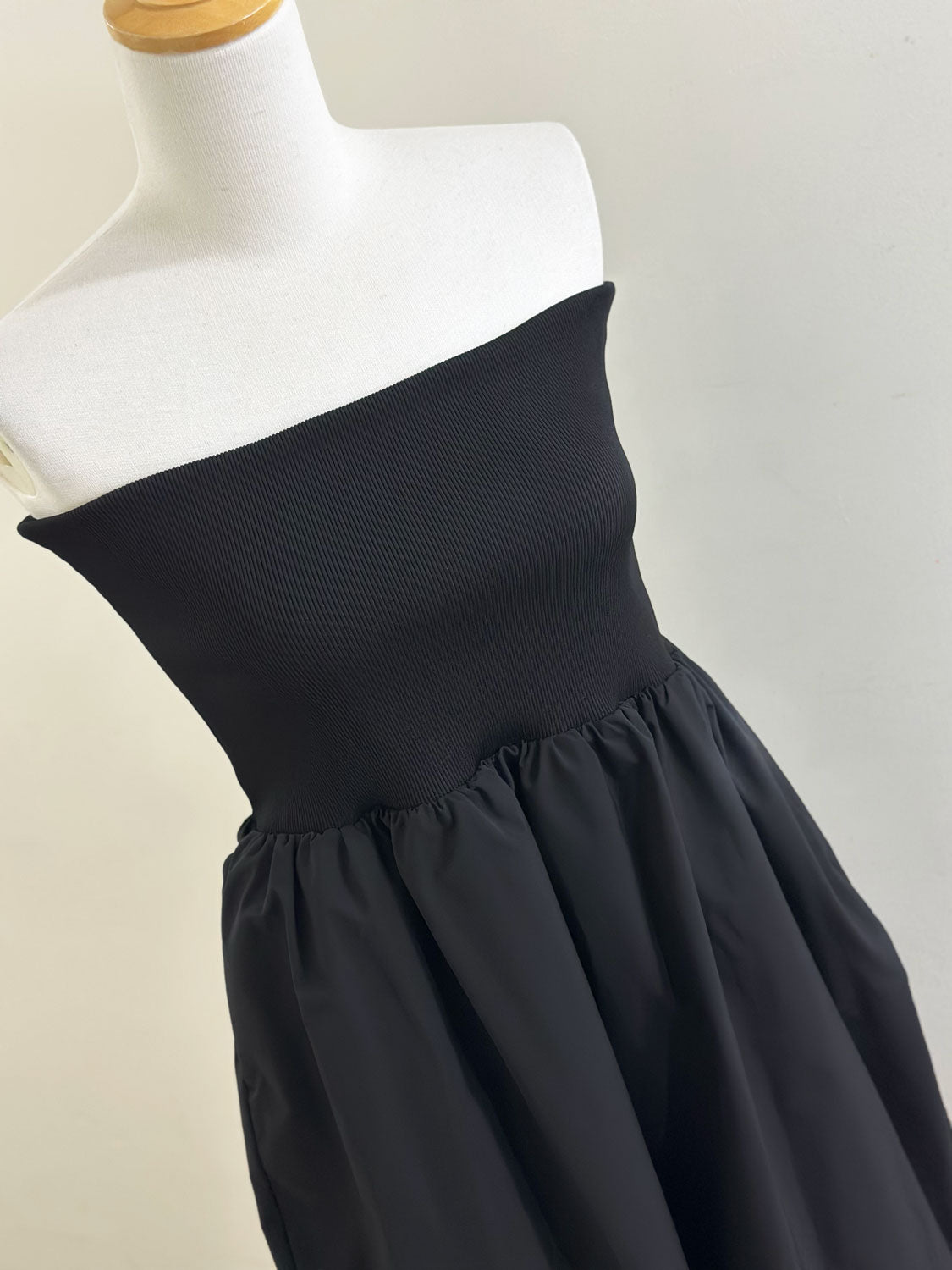 AMOMENTO TAFFETA SHIRRING SKIRT