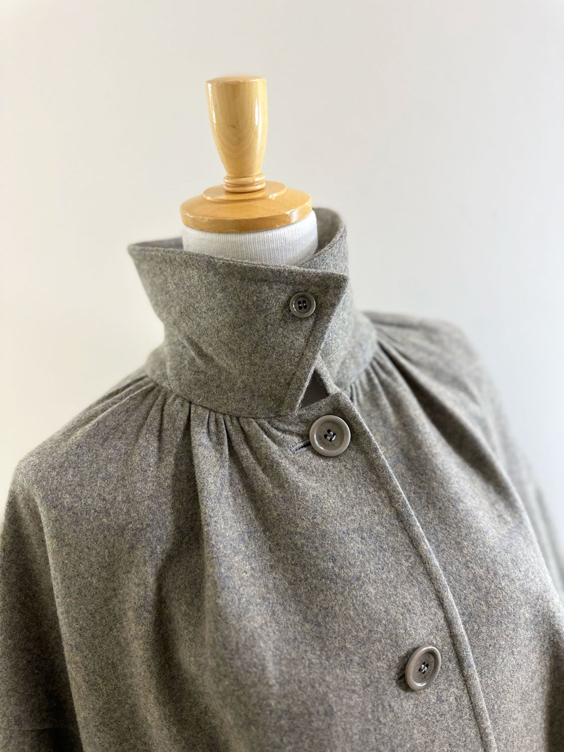 AMOMENTO SHIRRING COAT