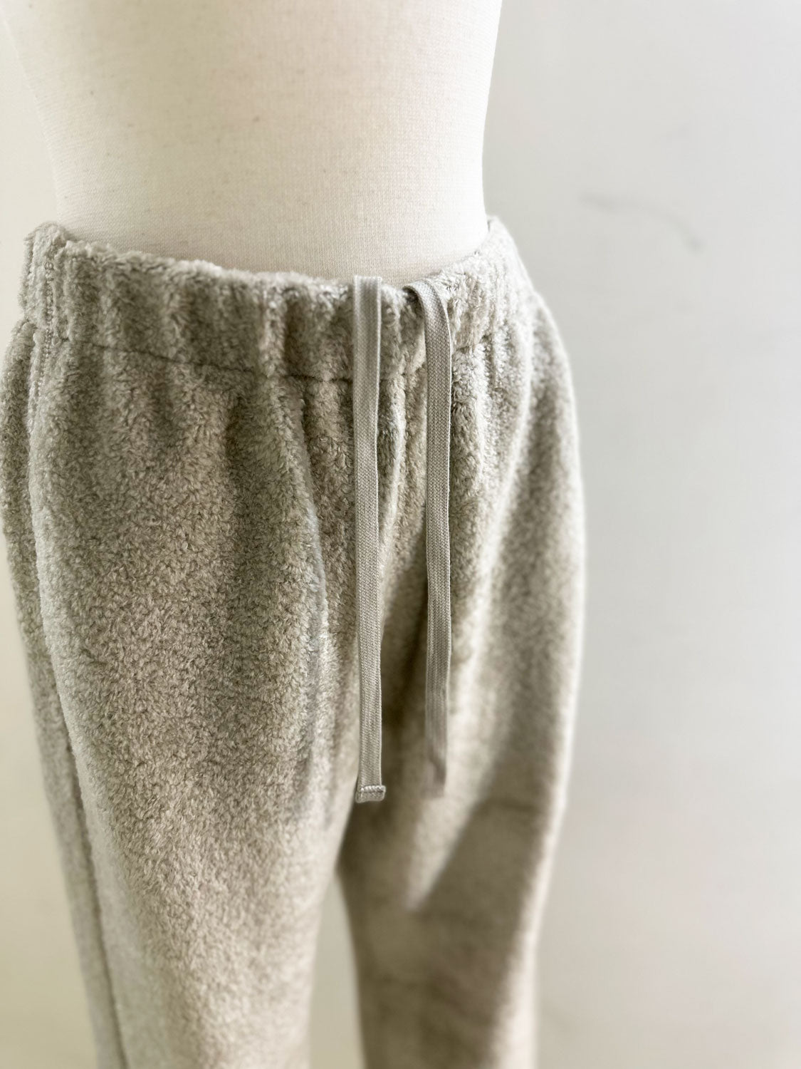 AMOMENTO FLUFFY BANDING PANTS