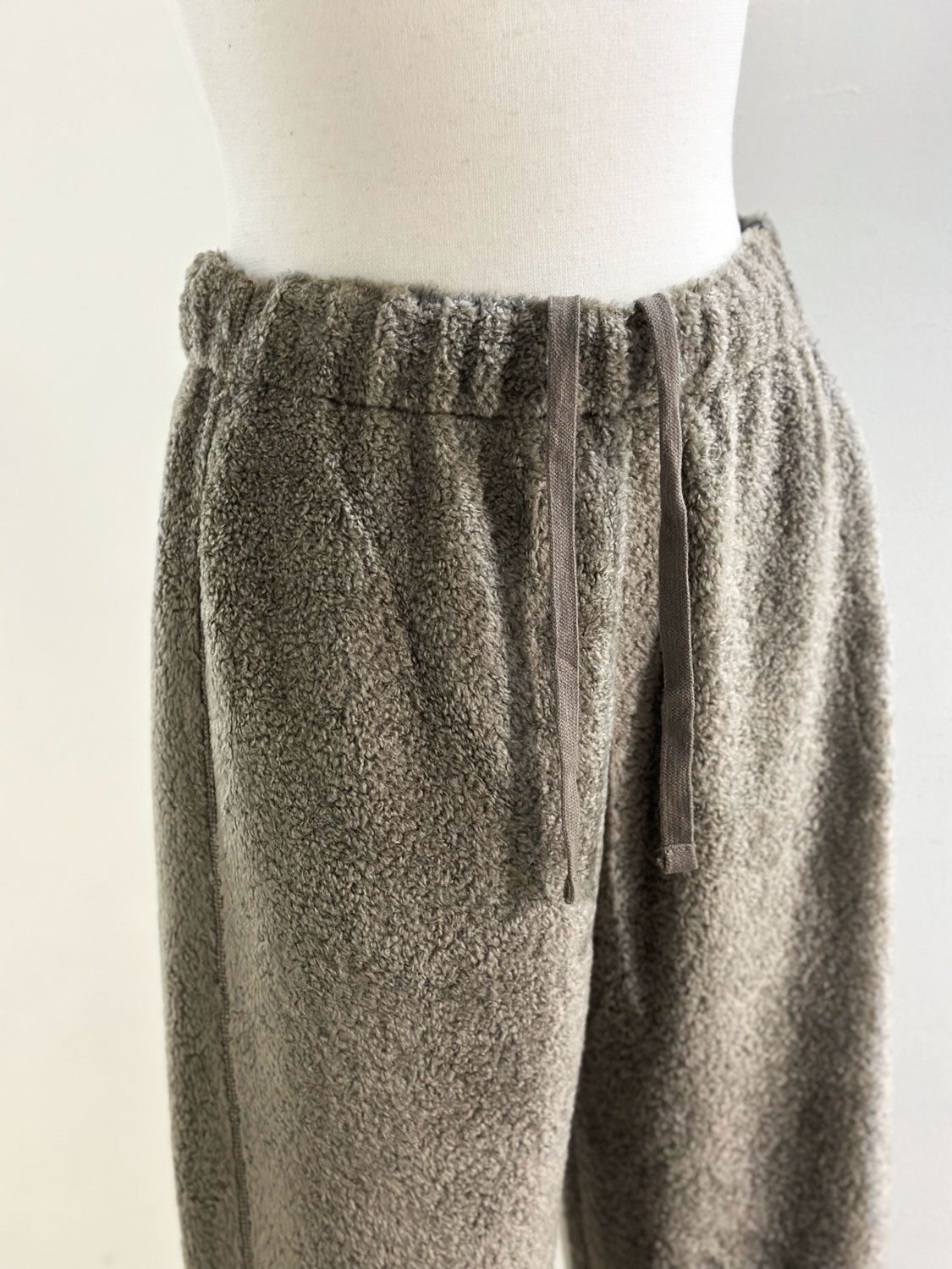 AMOMENTO FLUFFY BANDING PANTS