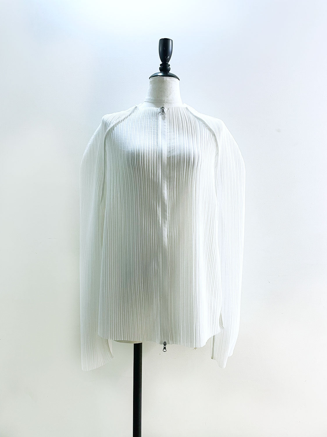 AMOMENTO MENS PLEATS ZIP UP JUMPER