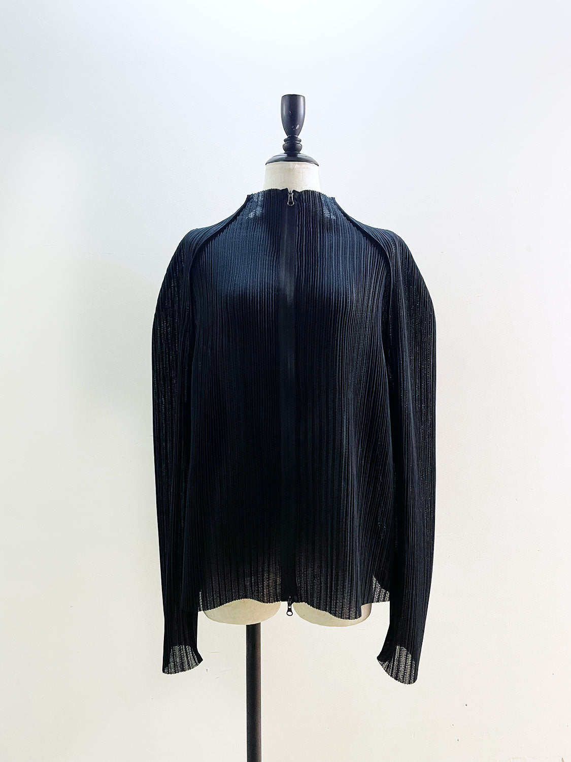 AMOMENTO MENS PLEATS ZIP UP JUMPER