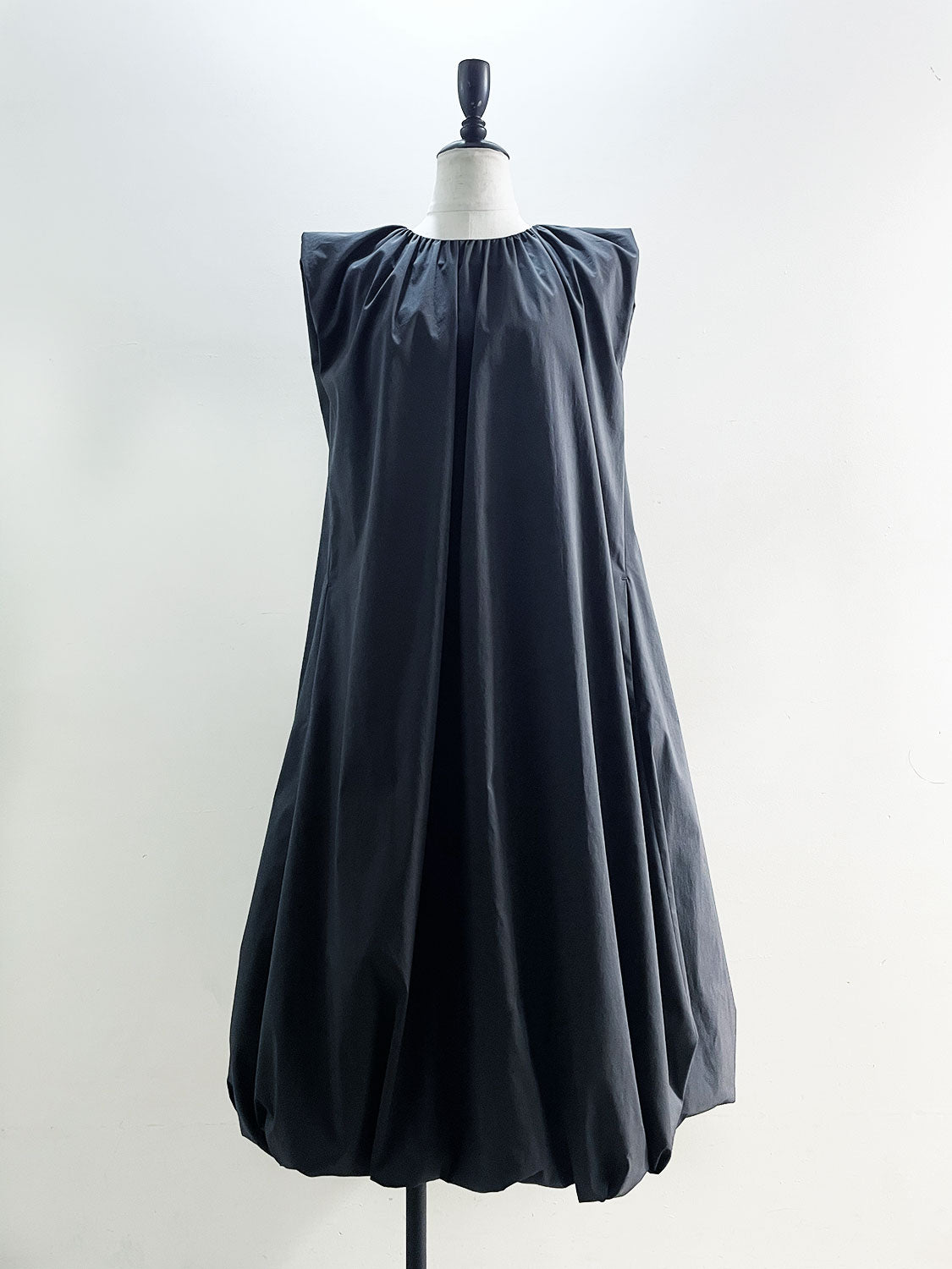AMOMENTO COTTON VOLUME SHIRRING DRESS