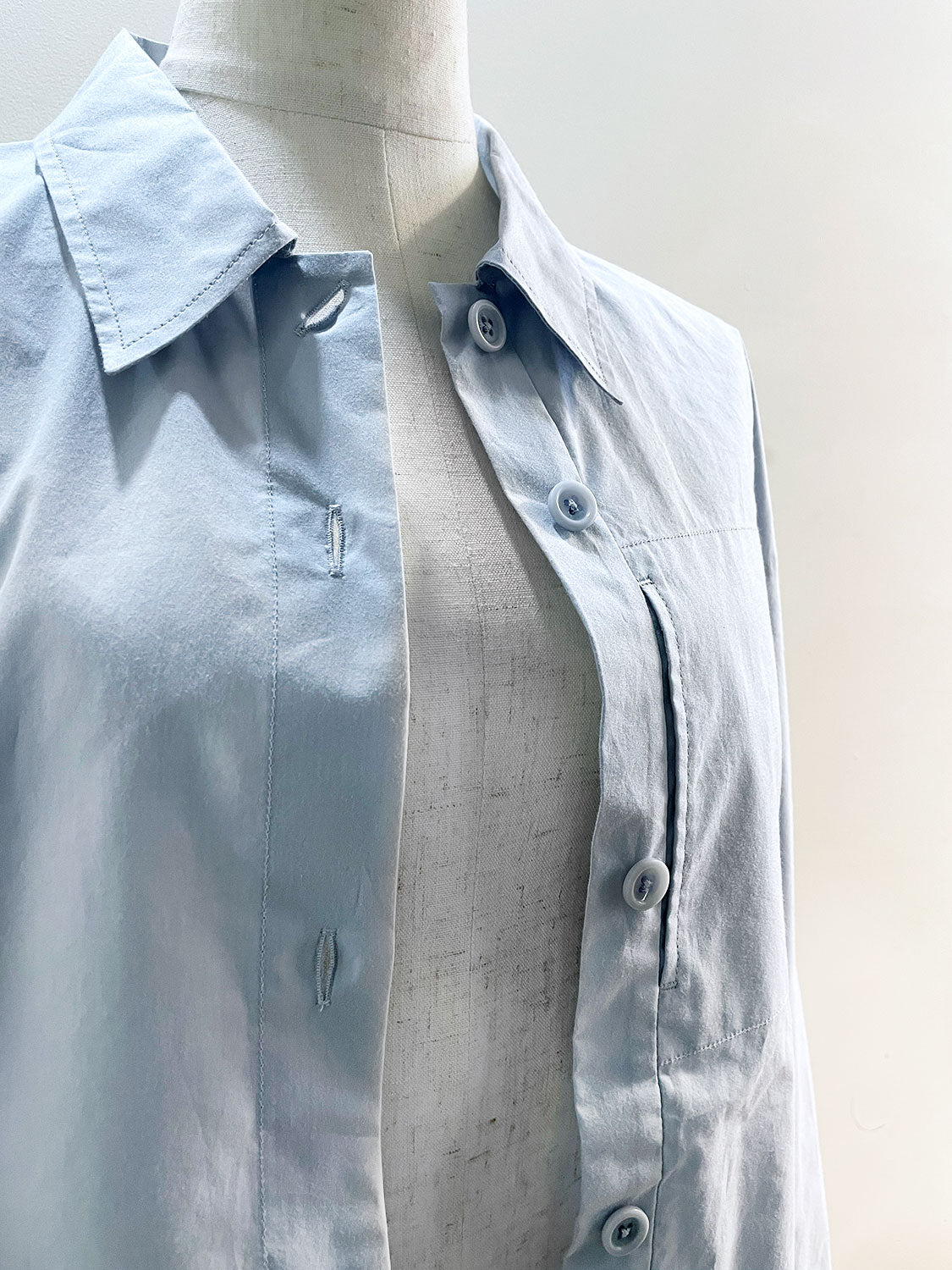 AMOMENTO REVERSE POCKET SHIRTS