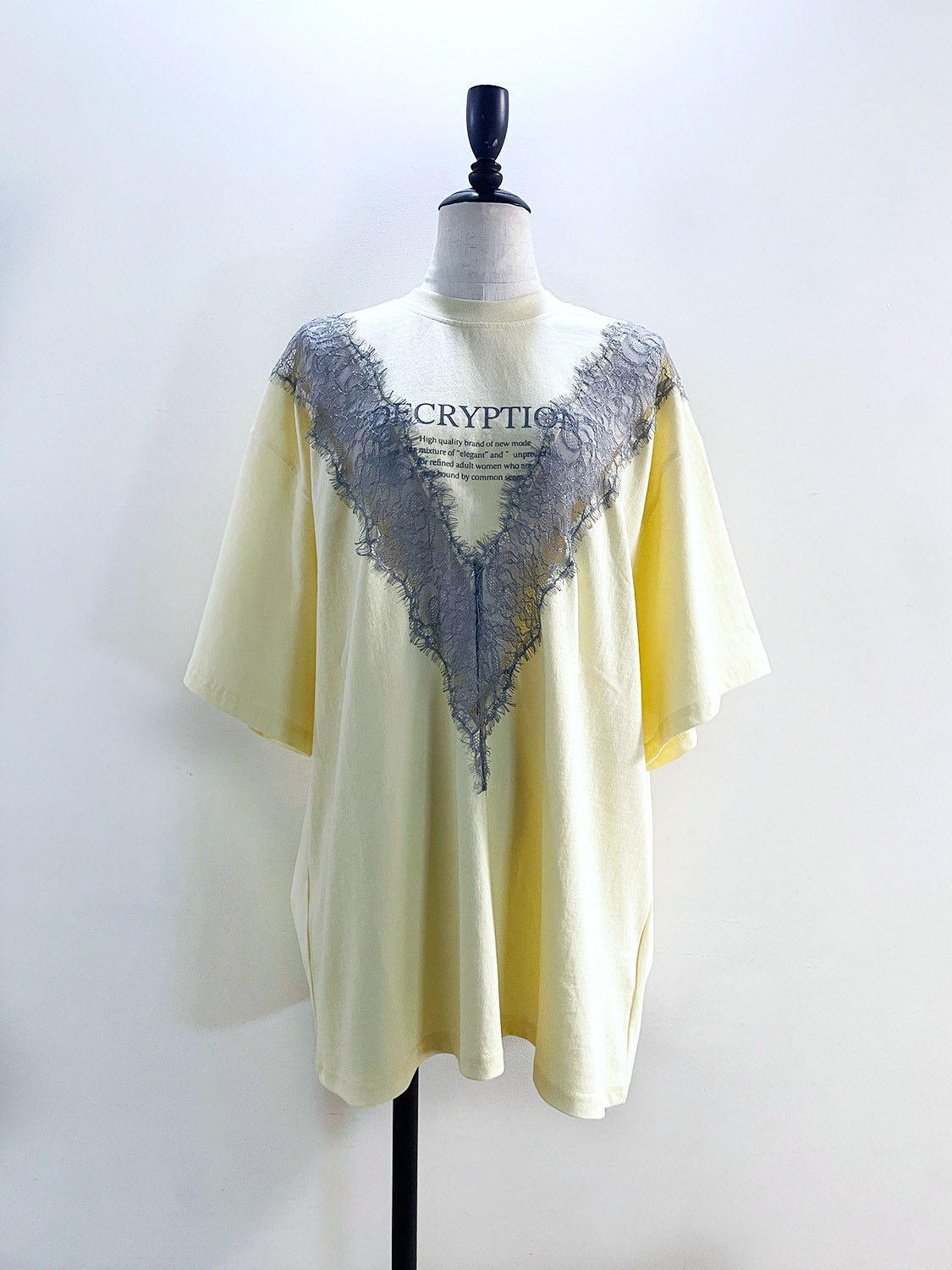 PRANK PROJECT V-Cut Lace Logo Top