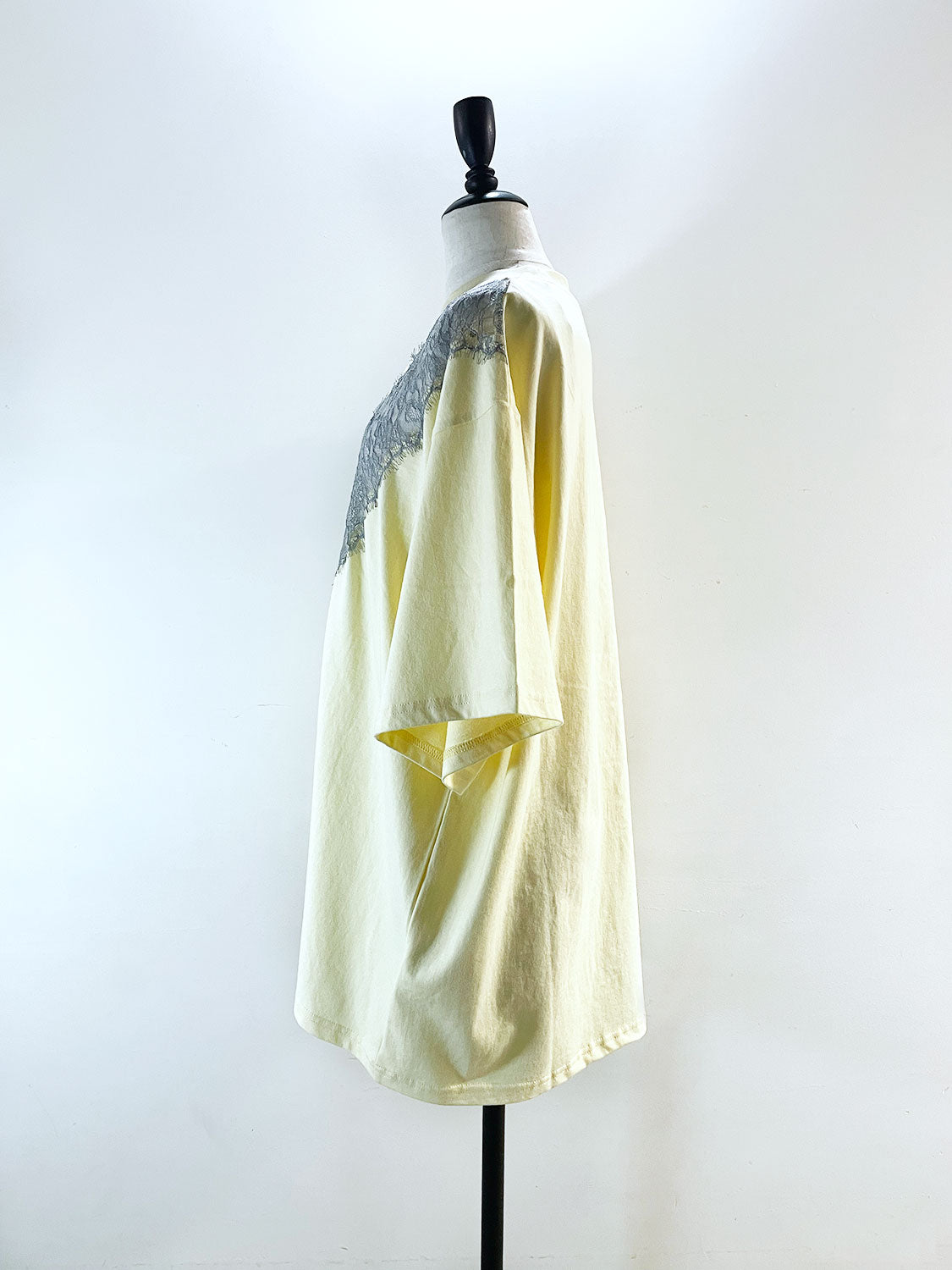 PRANK PROJECT V-Cut Lace Logo Top