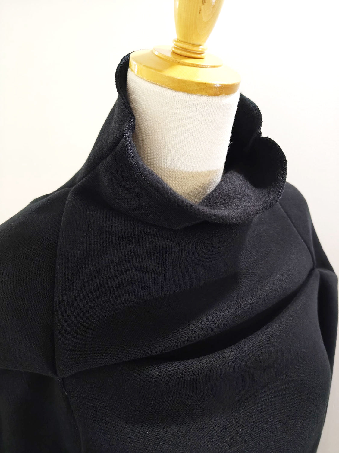 TANAKA DRAPE SWEATSHIRT