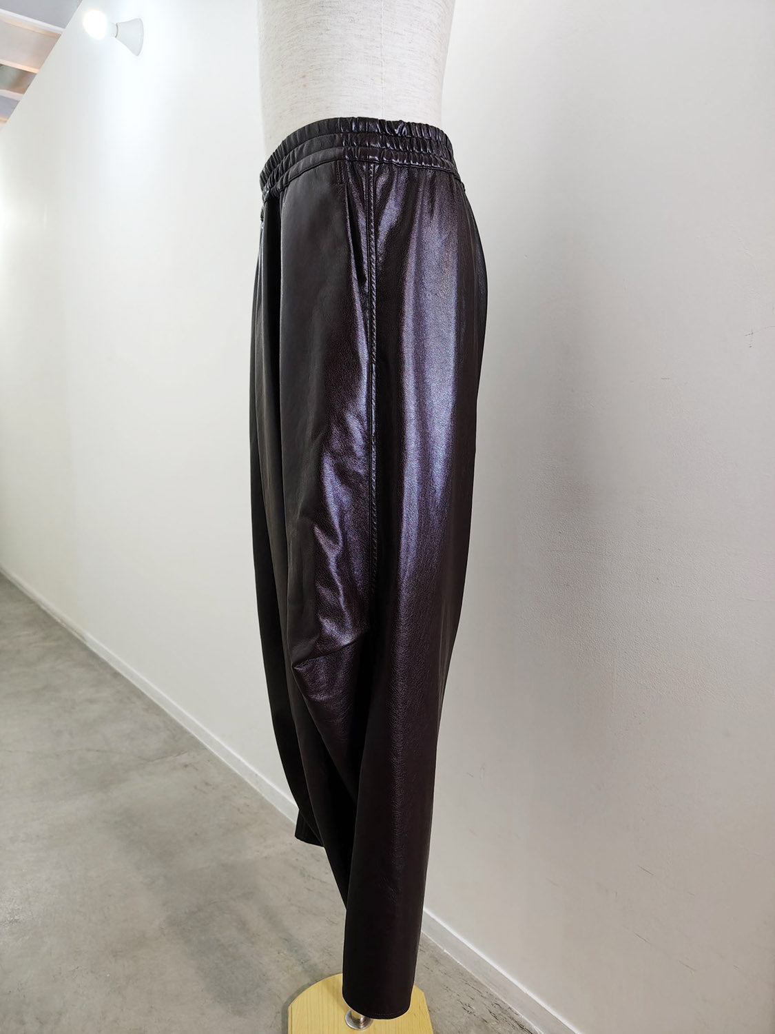HED MAYNER  HMMD30070T FAUX LEATHER PANTS