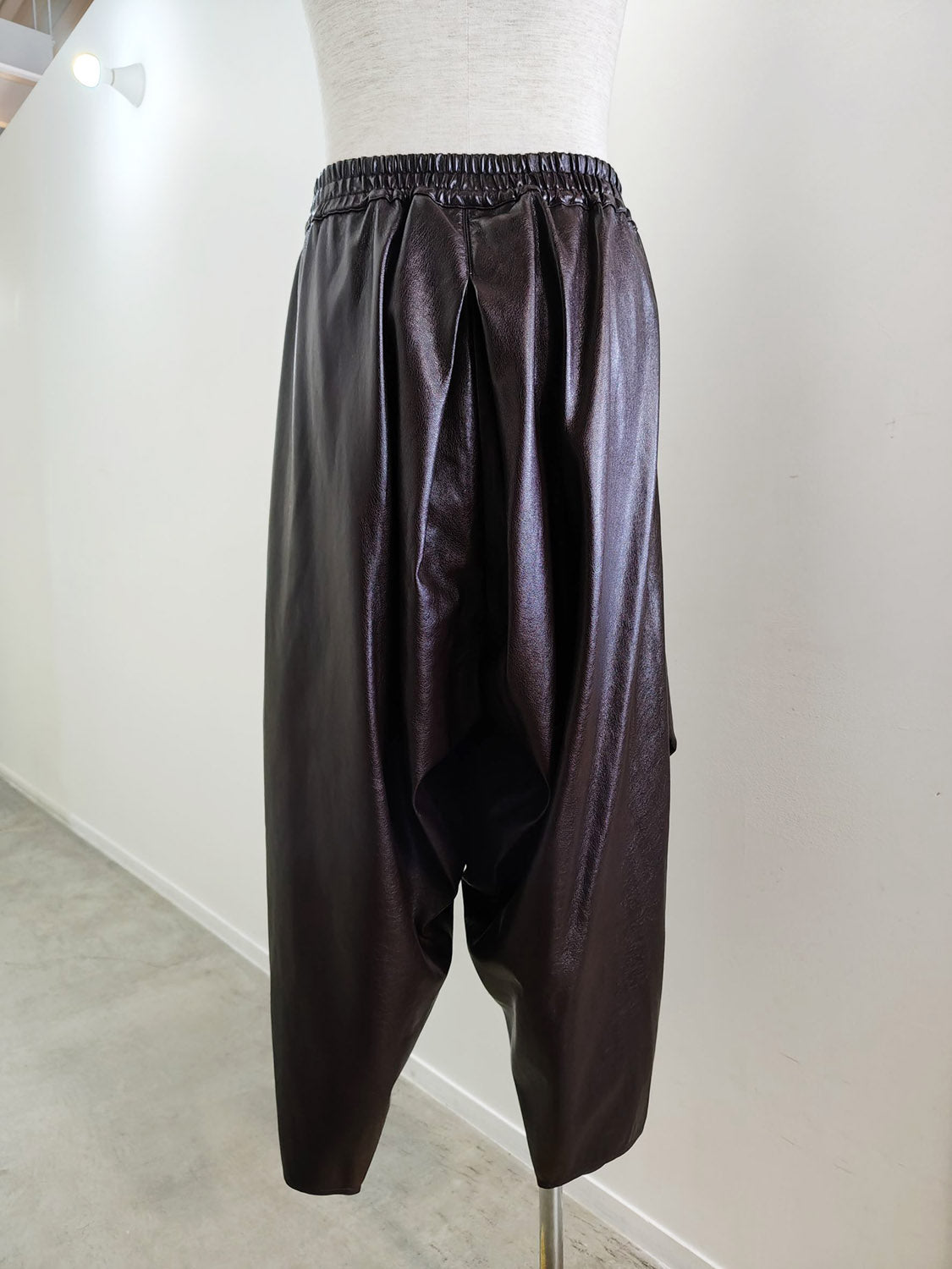 HED MAYNER  HMMD30070T FAUX LEATHER PANTS