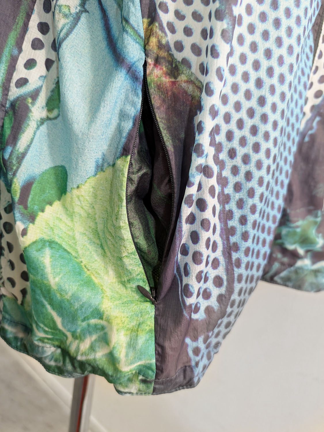 P.A.M URRAS SHELL JACKET