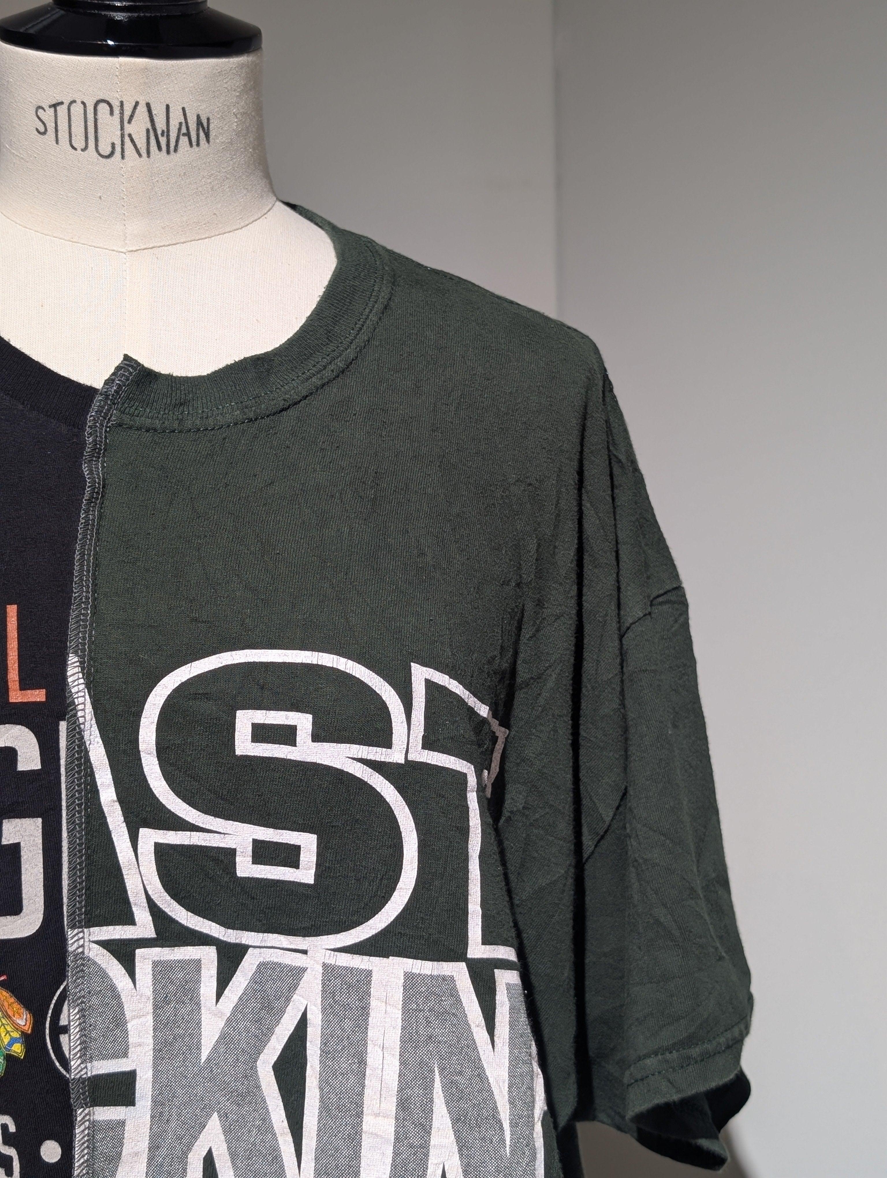 QUIITO HALF LOGO TEE