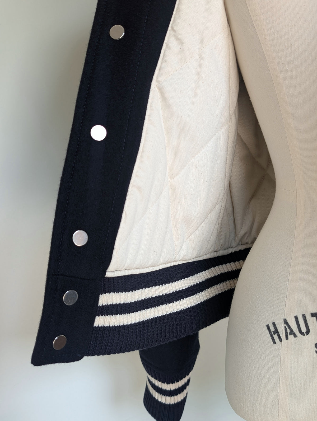 MADISONBLUE  COMPACT STADIUM BOMBER JK