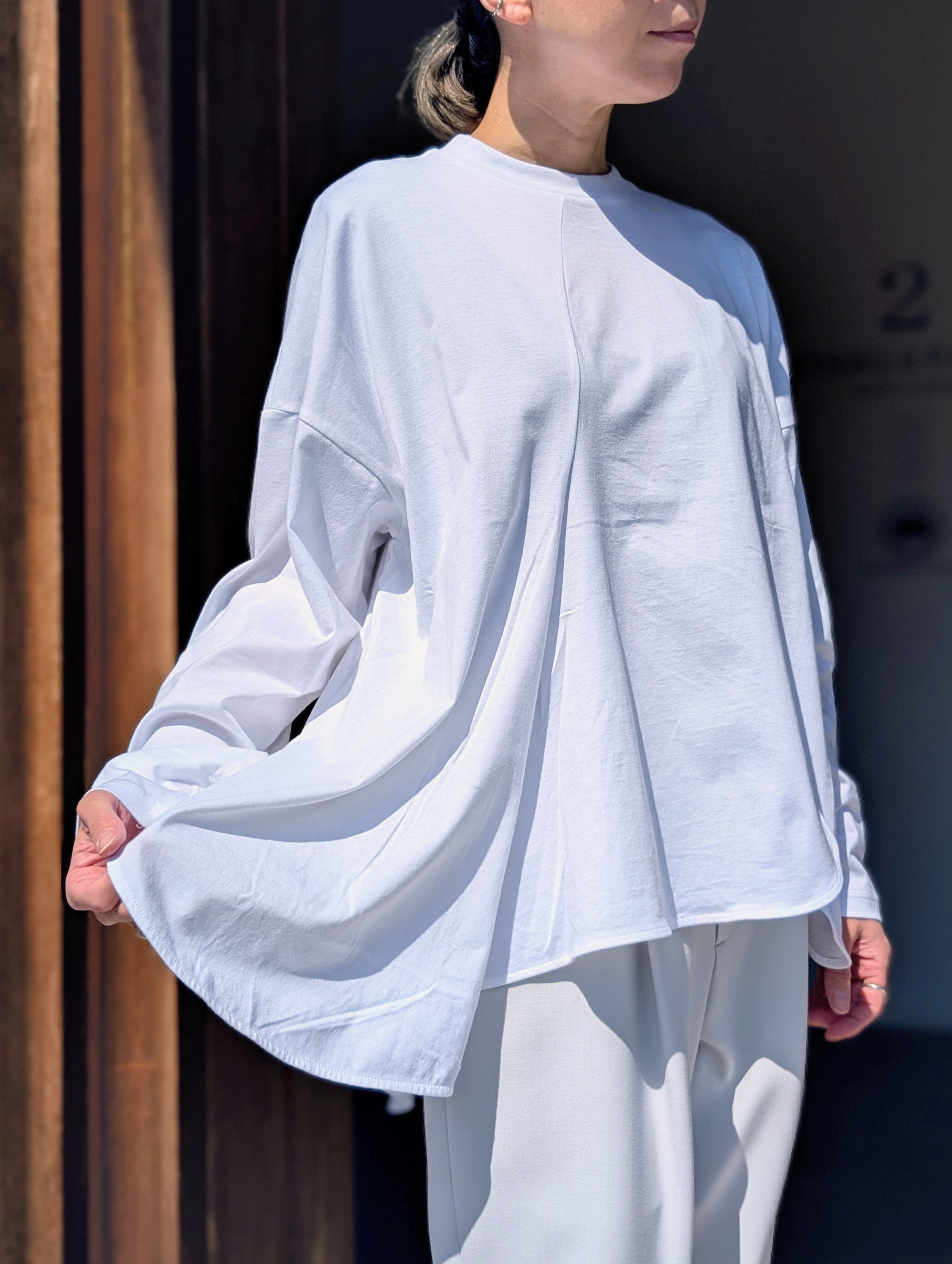 ENFOLD  ASYMMETRY DRAPE LONG-SLEEVES T-SHIRT