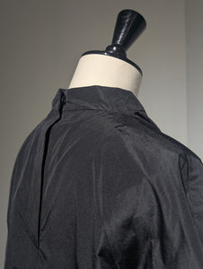 LUTZ HUELLE  TWIST TOP