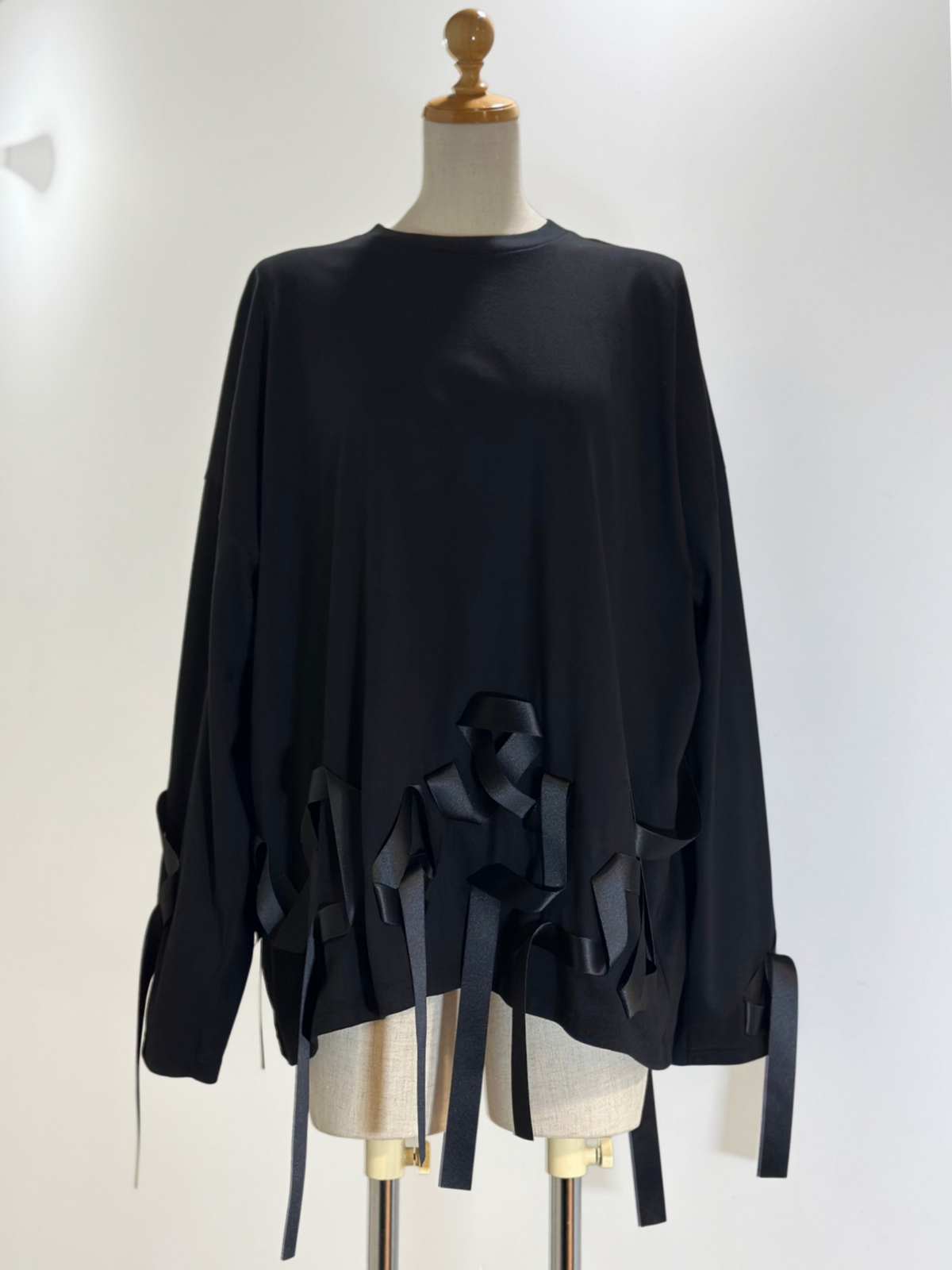 ENFOLD RIBBON LONG-SLEEVE T-SHIRT
