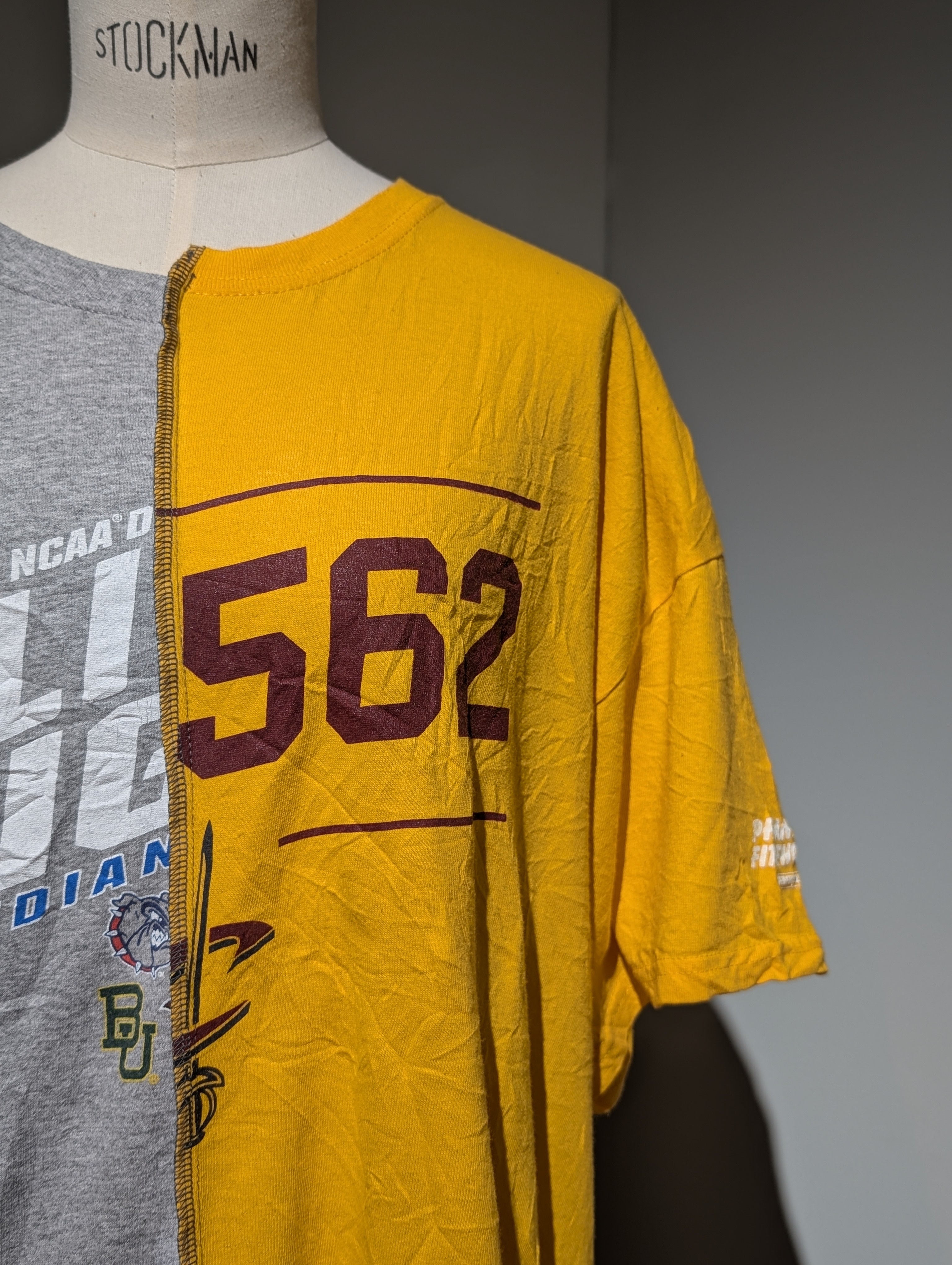 QUIITO HALF LOGO TEE