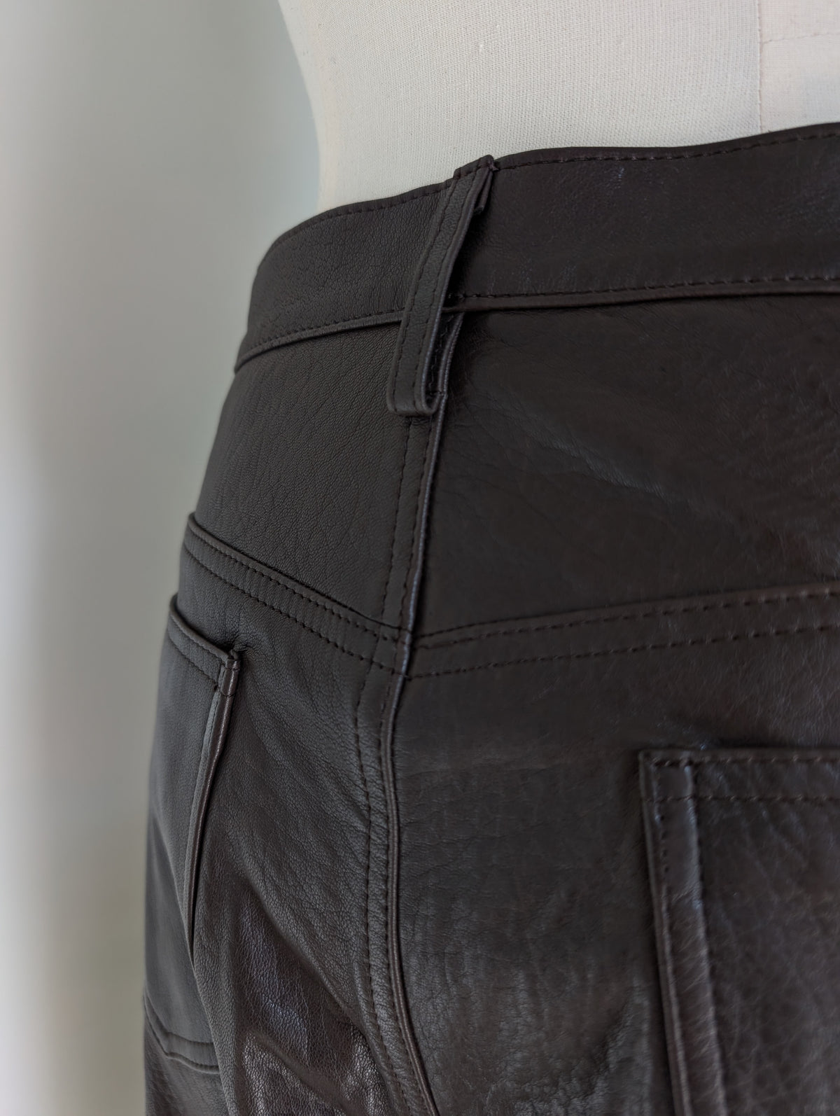 MADISONBLUE  STRAIGHT PANTS LEATHER