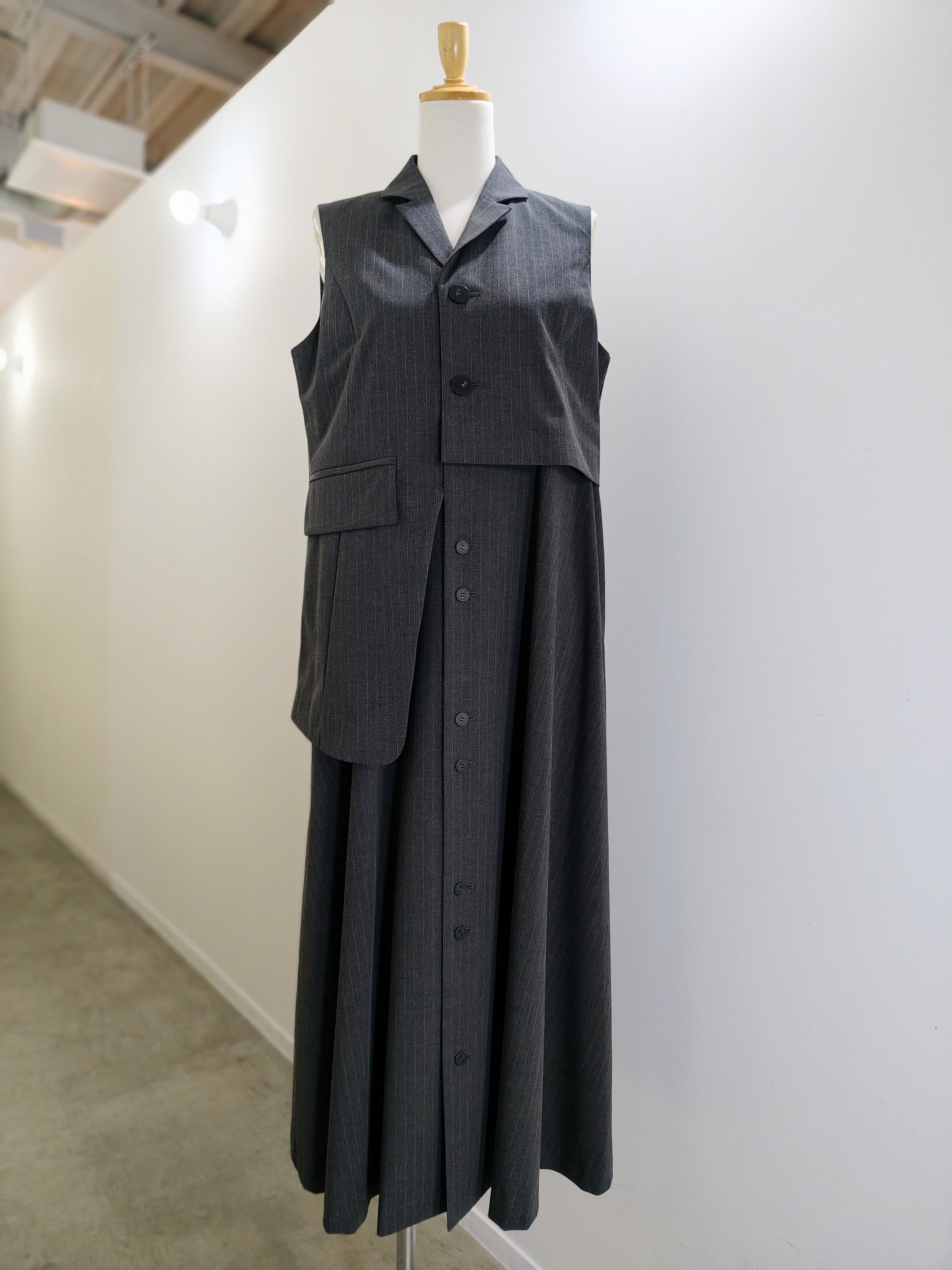 ENFOLD UMBRELLA HEM DRESS　８月