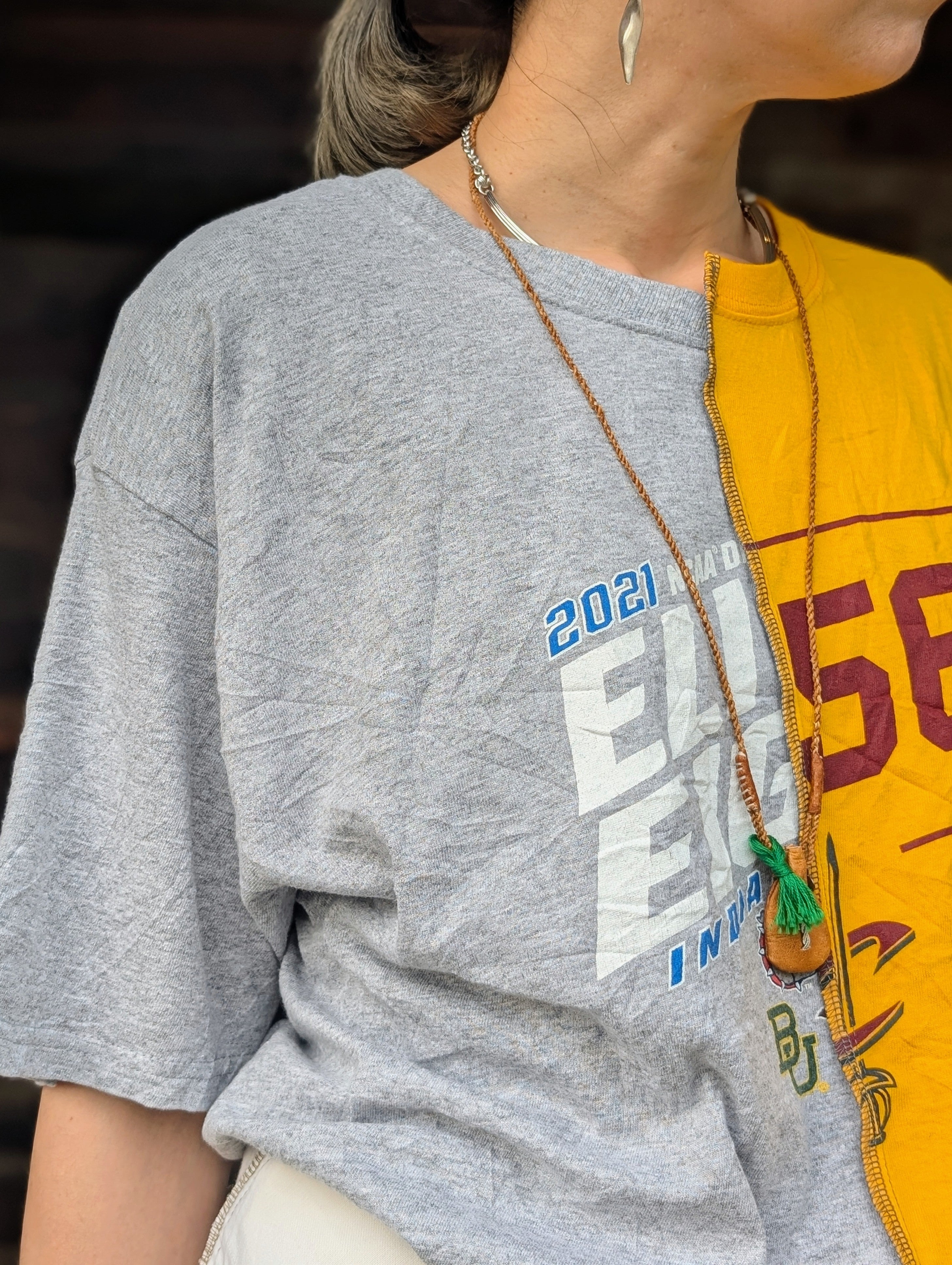 QUIITO HALF LOGO TEE