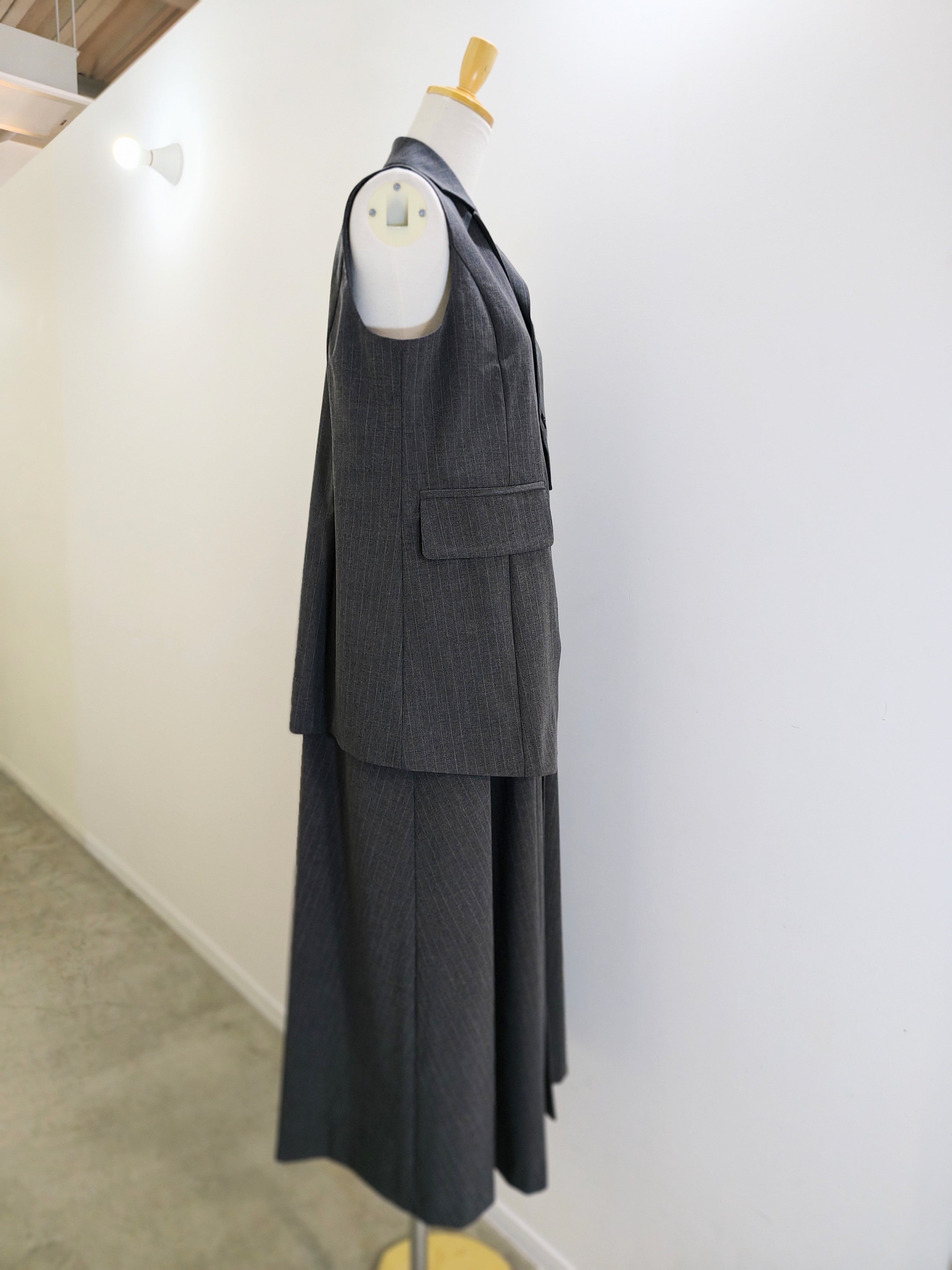 ENFOLD UMBRELLA HEM DRESS　８月