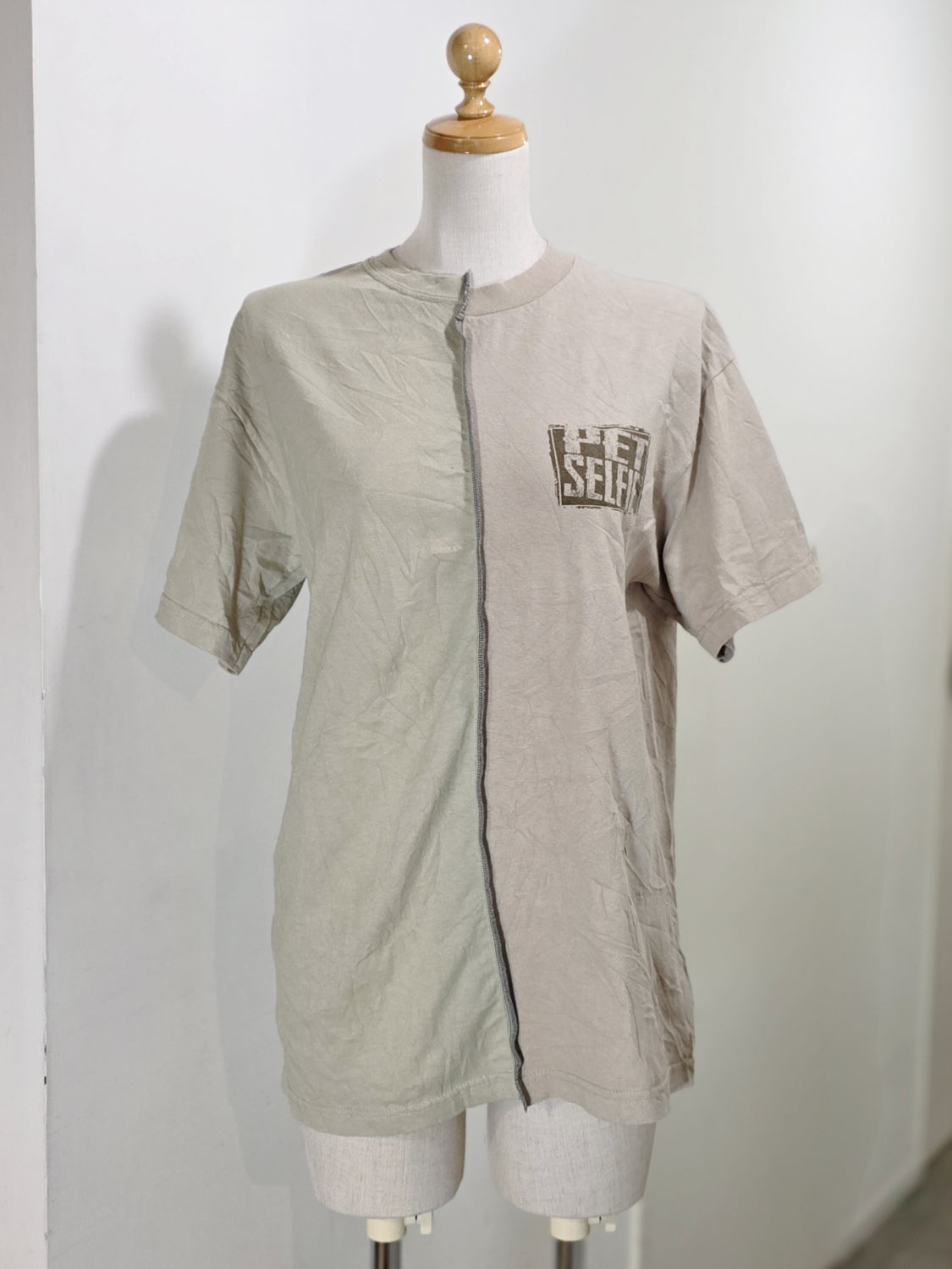 QUIITO HALF LOGO TEE