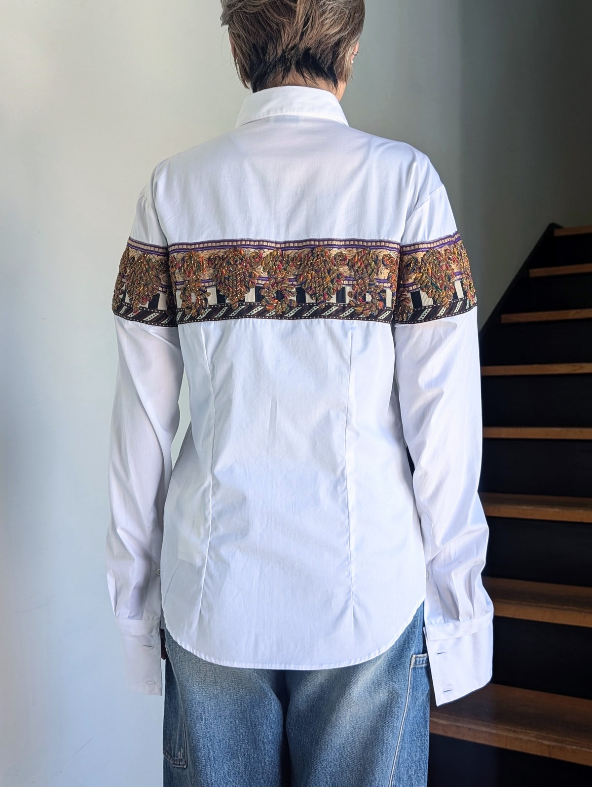 DRIES VAN NOTEN【262-010742】CHLORIS TRIS EMB 4445 W.W.SHIRT