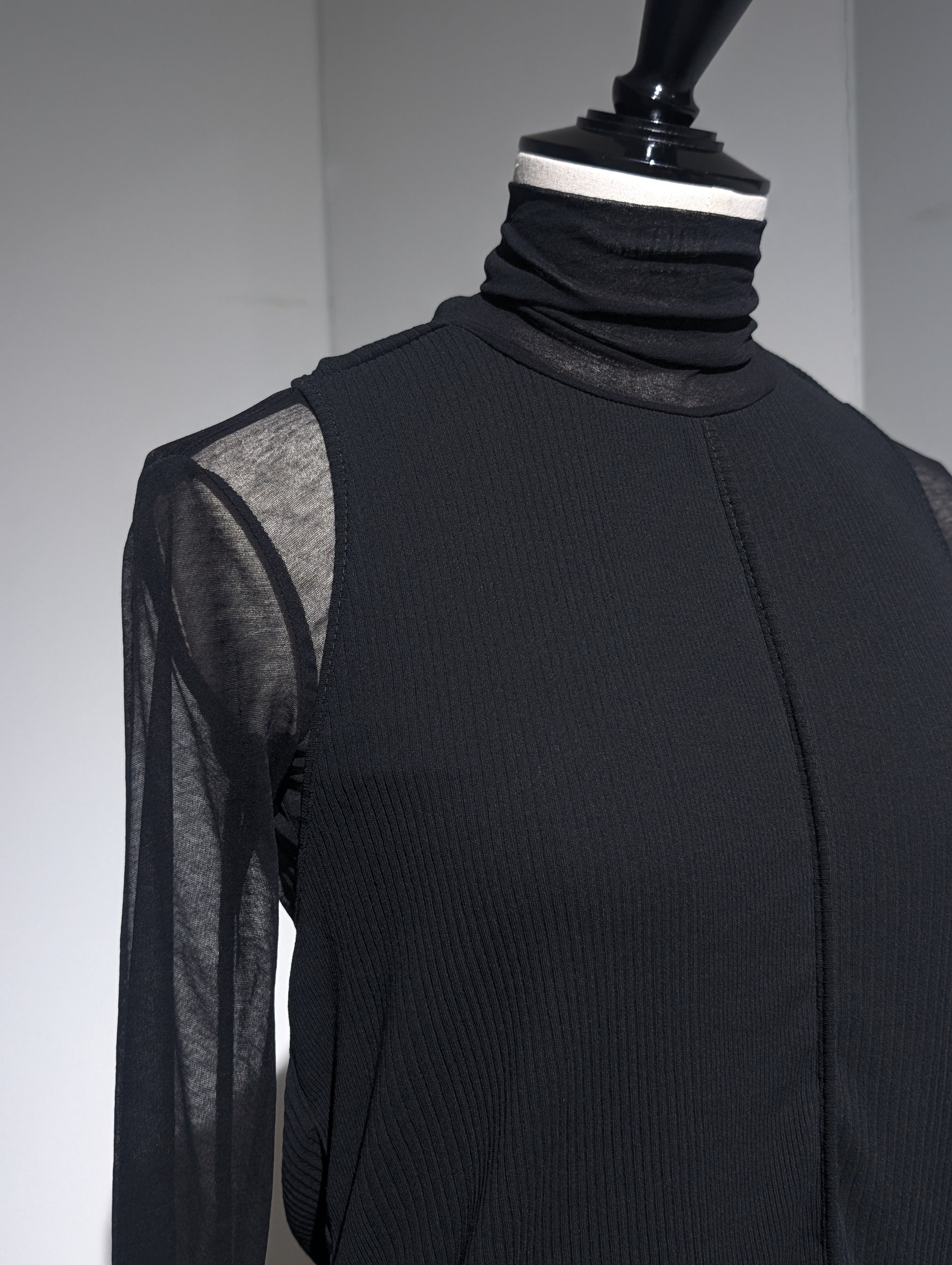 SEEALL  SAW51 TS904 (MM-006) SHEER TWIST BACK TOP