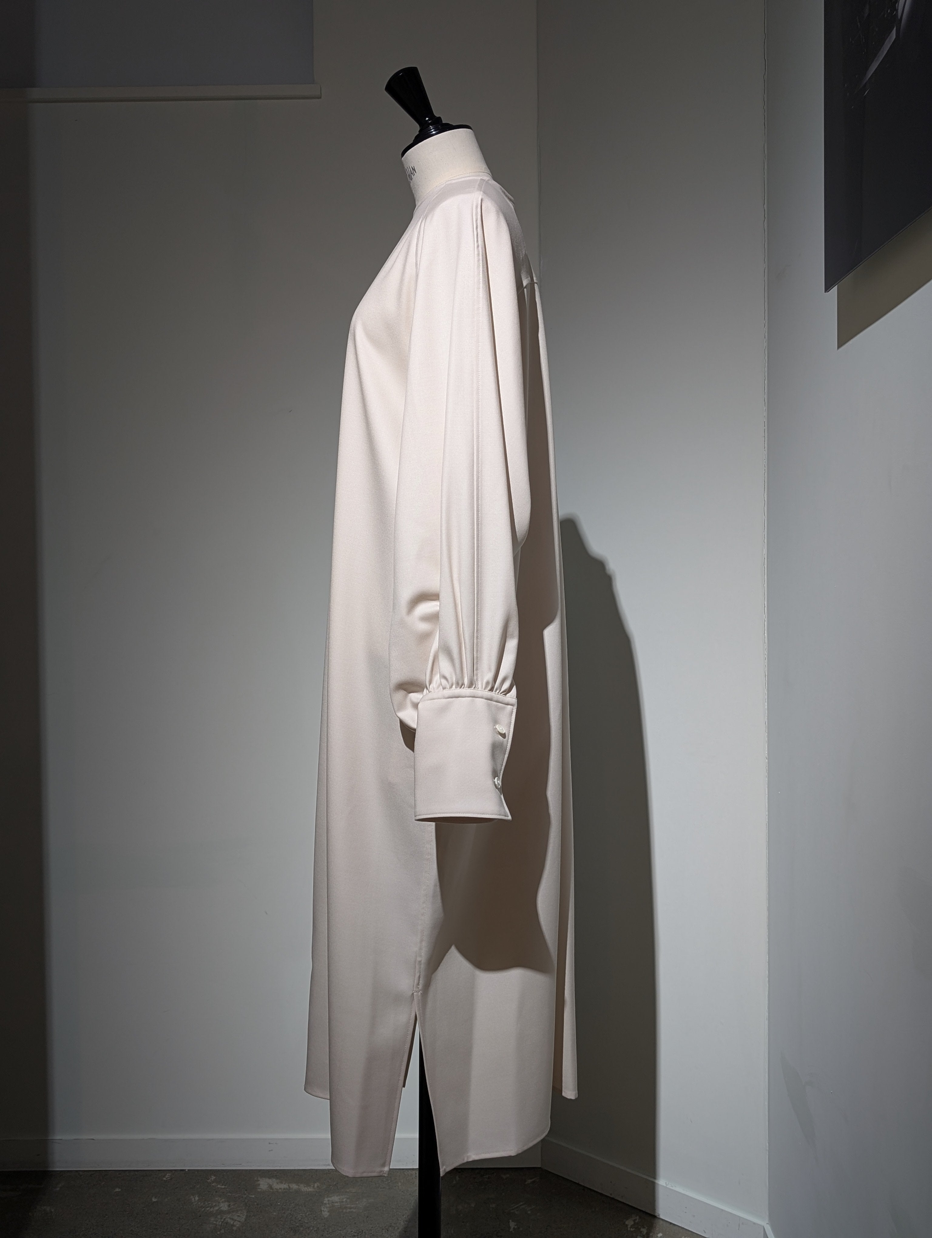 AEHRR 【Draping Yoke Raglan Sleeve C/N OP】