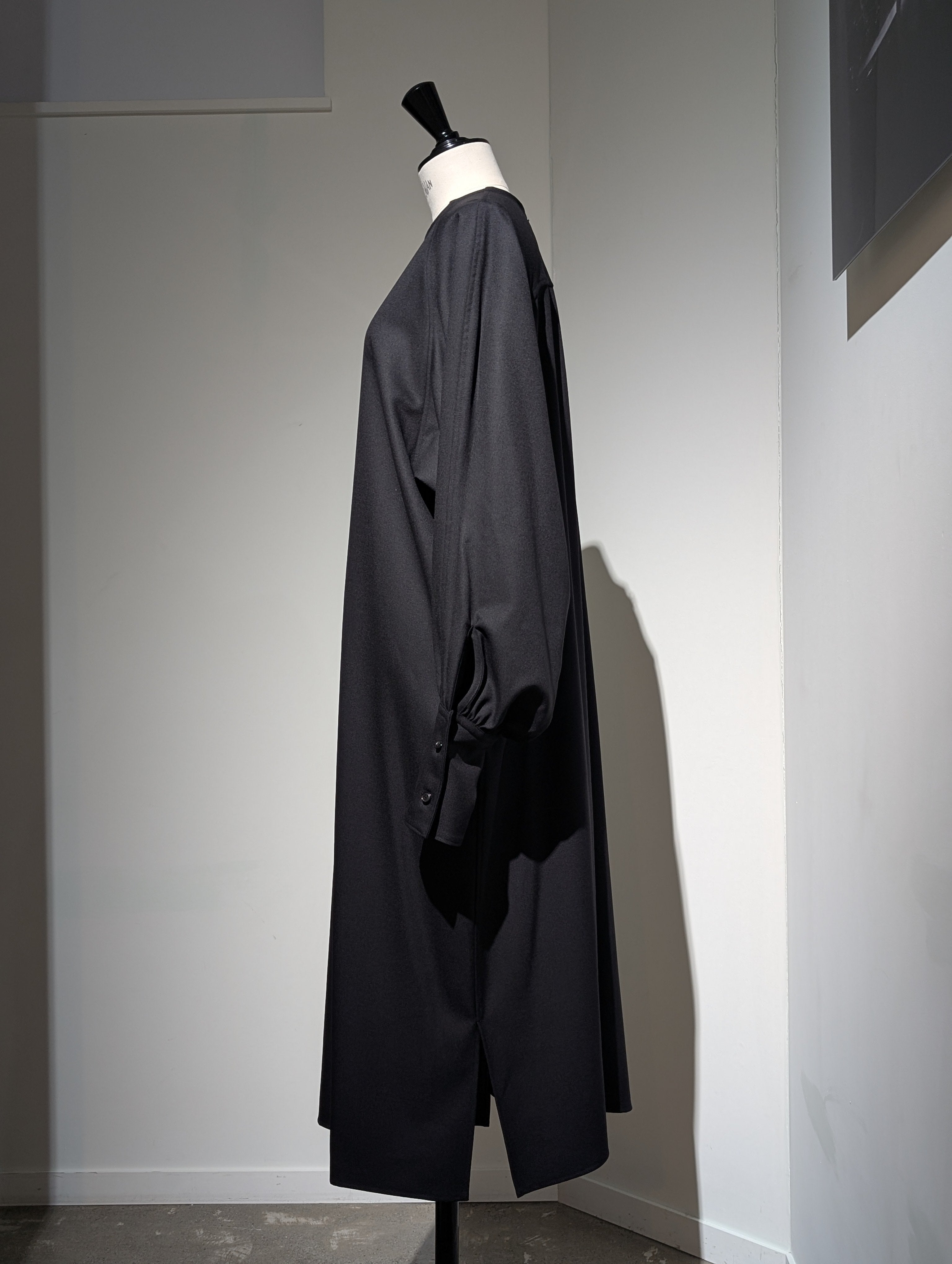 AEHRR 【Draping Yoke Raglan Sleeve C/N OP】