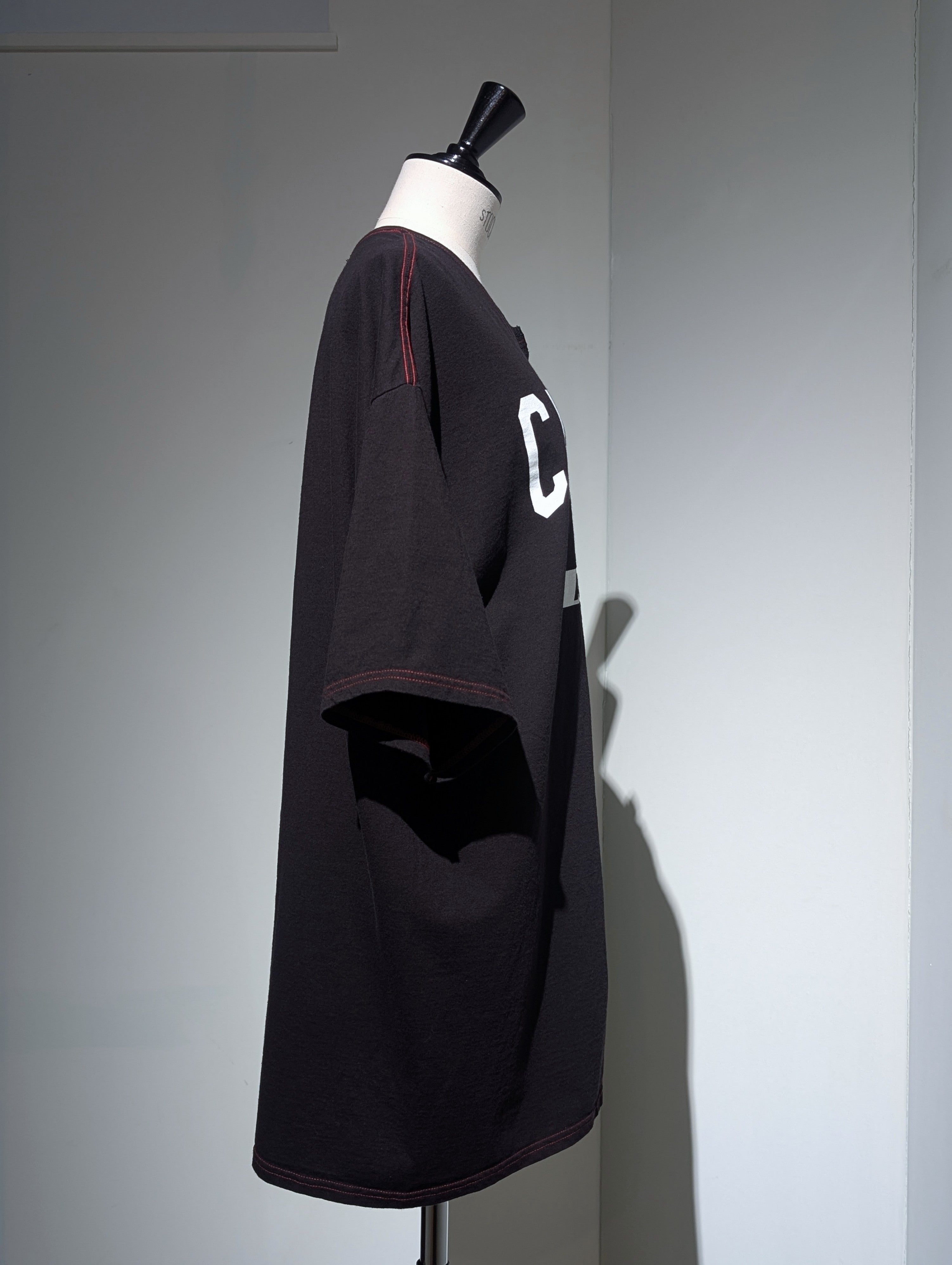 QUIITO HALF DYED LOGO TEE