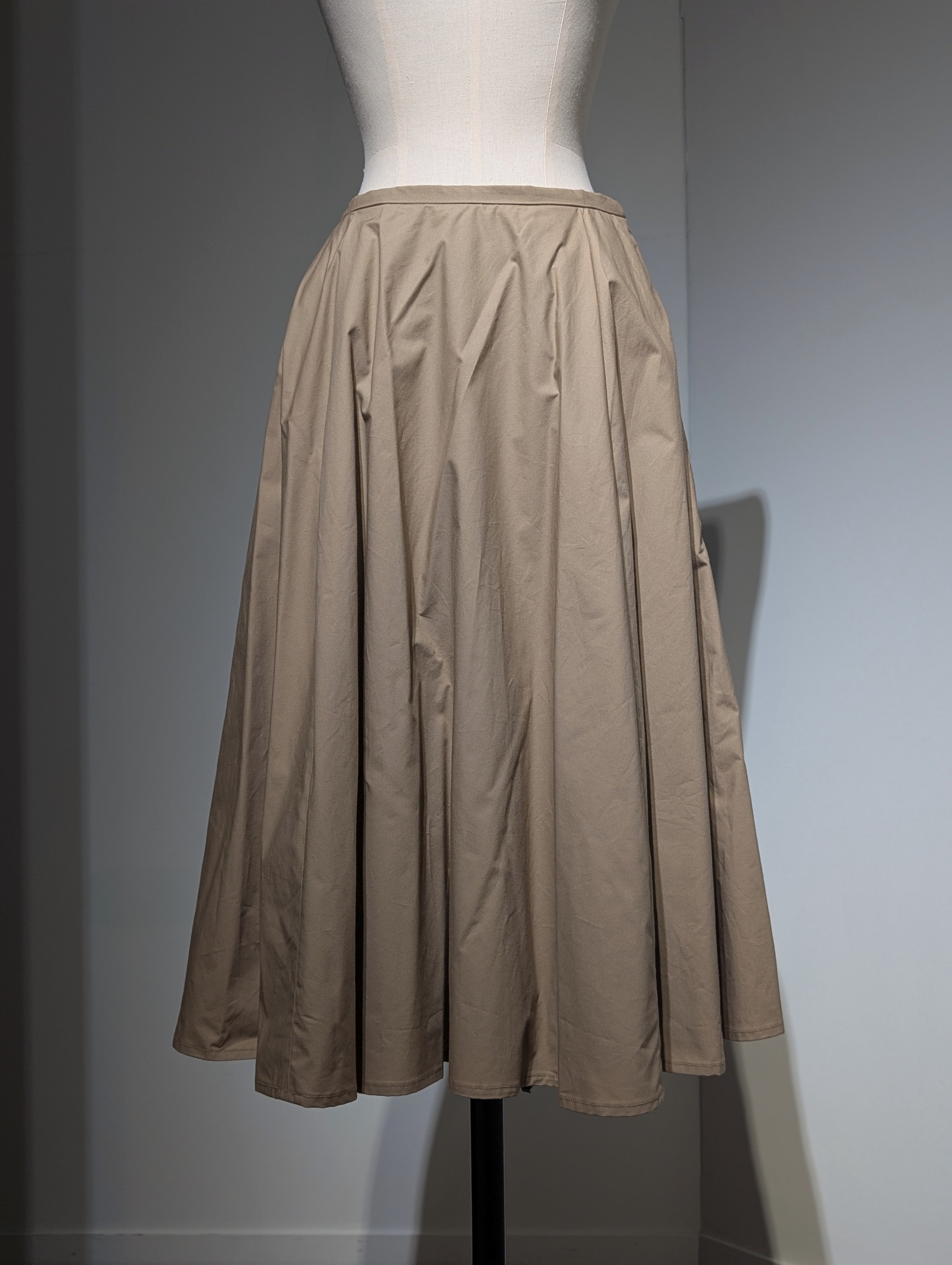 MADISONBLUE   TUCKED MI-MOLLET FLARE SKIRT