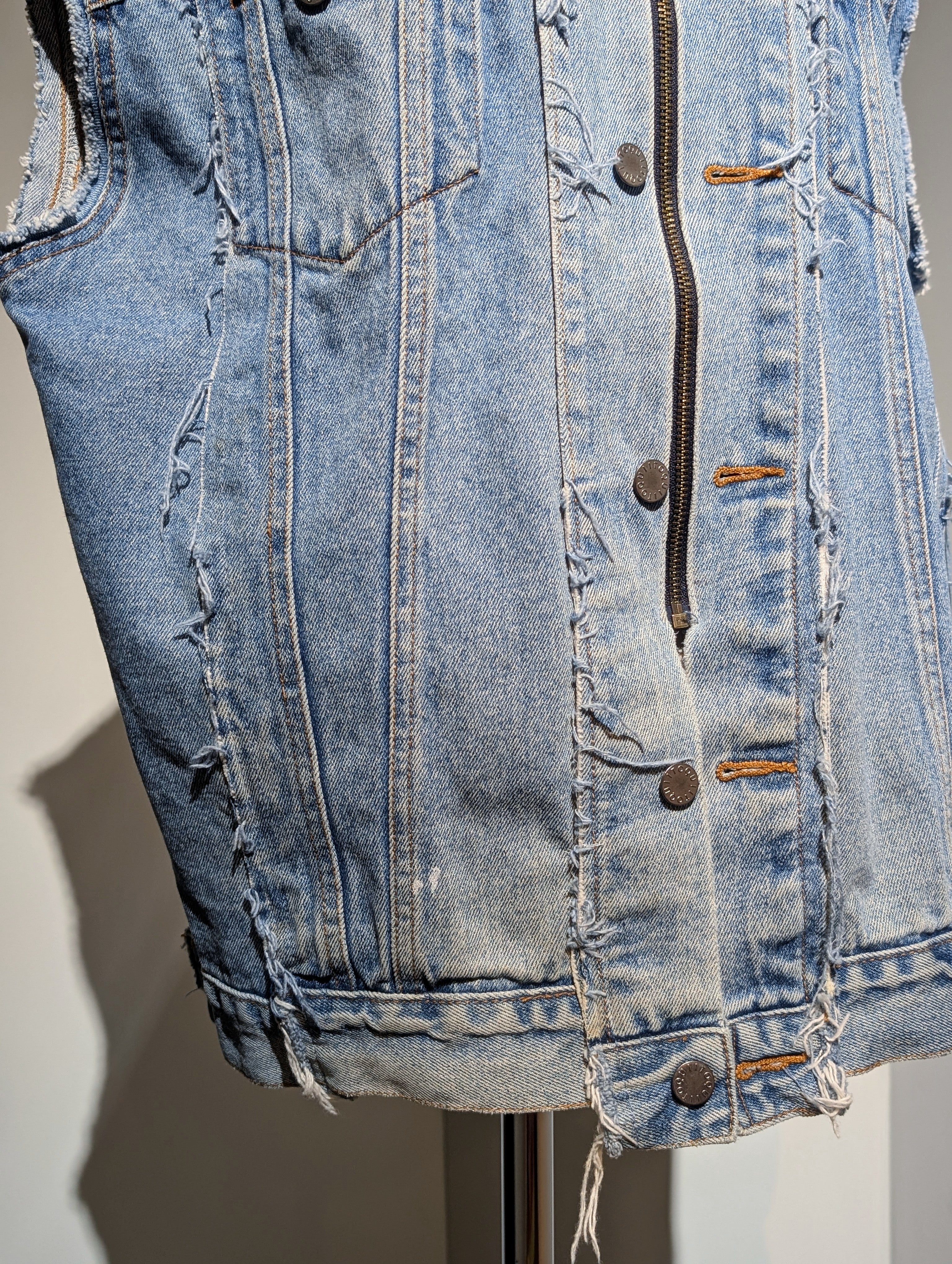 QUIITO RANDOM VEST