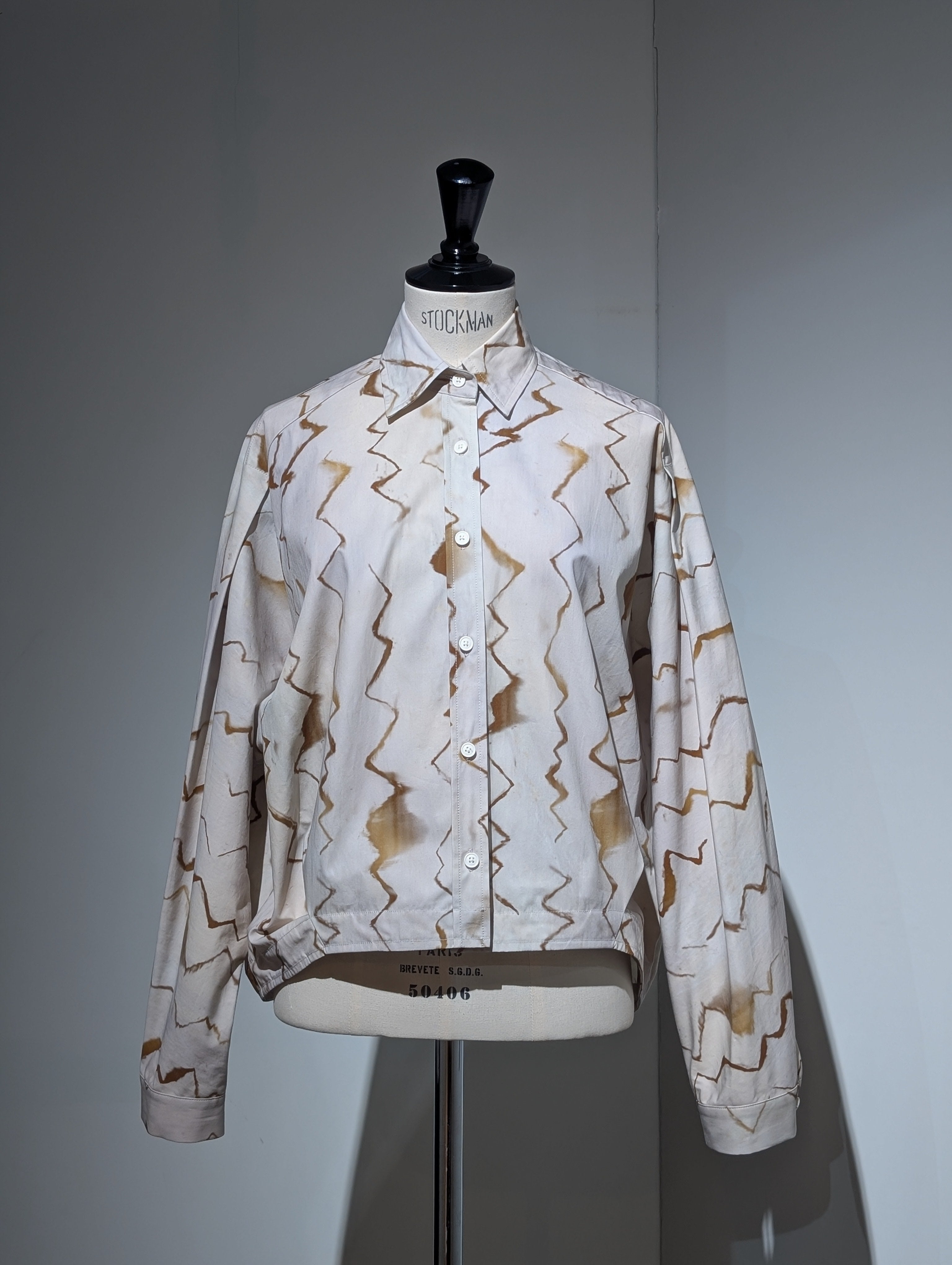 AEHRR 【Draping Action Pleats Sleeve Print Shirt】