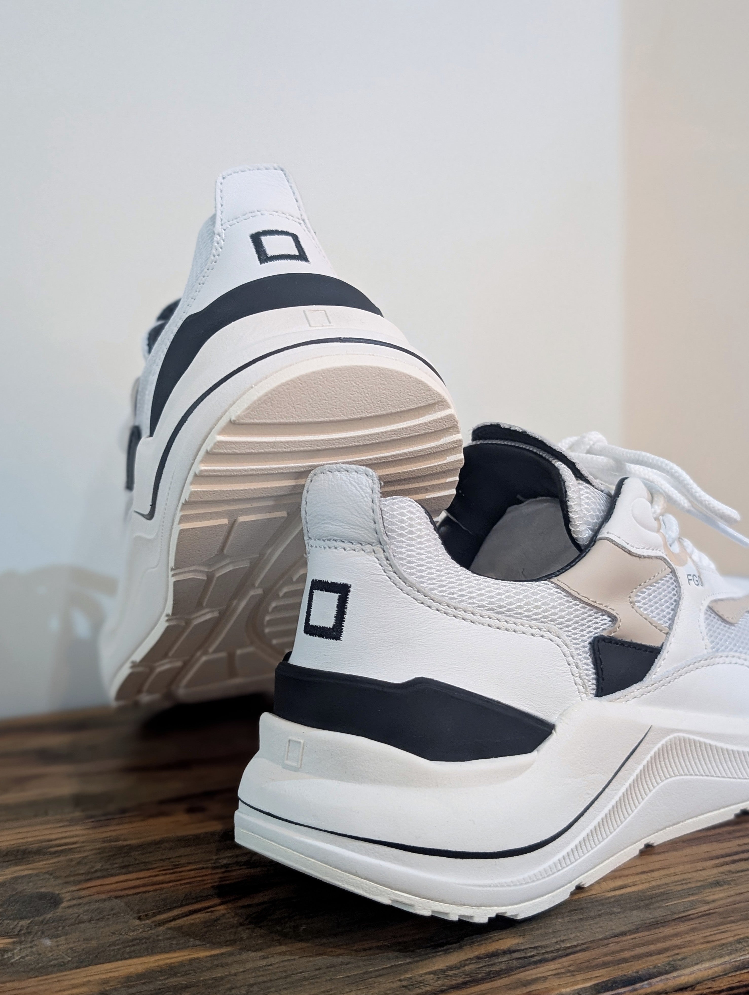 D.A.T.E.【FUGA MESH WHITE×BLACK】