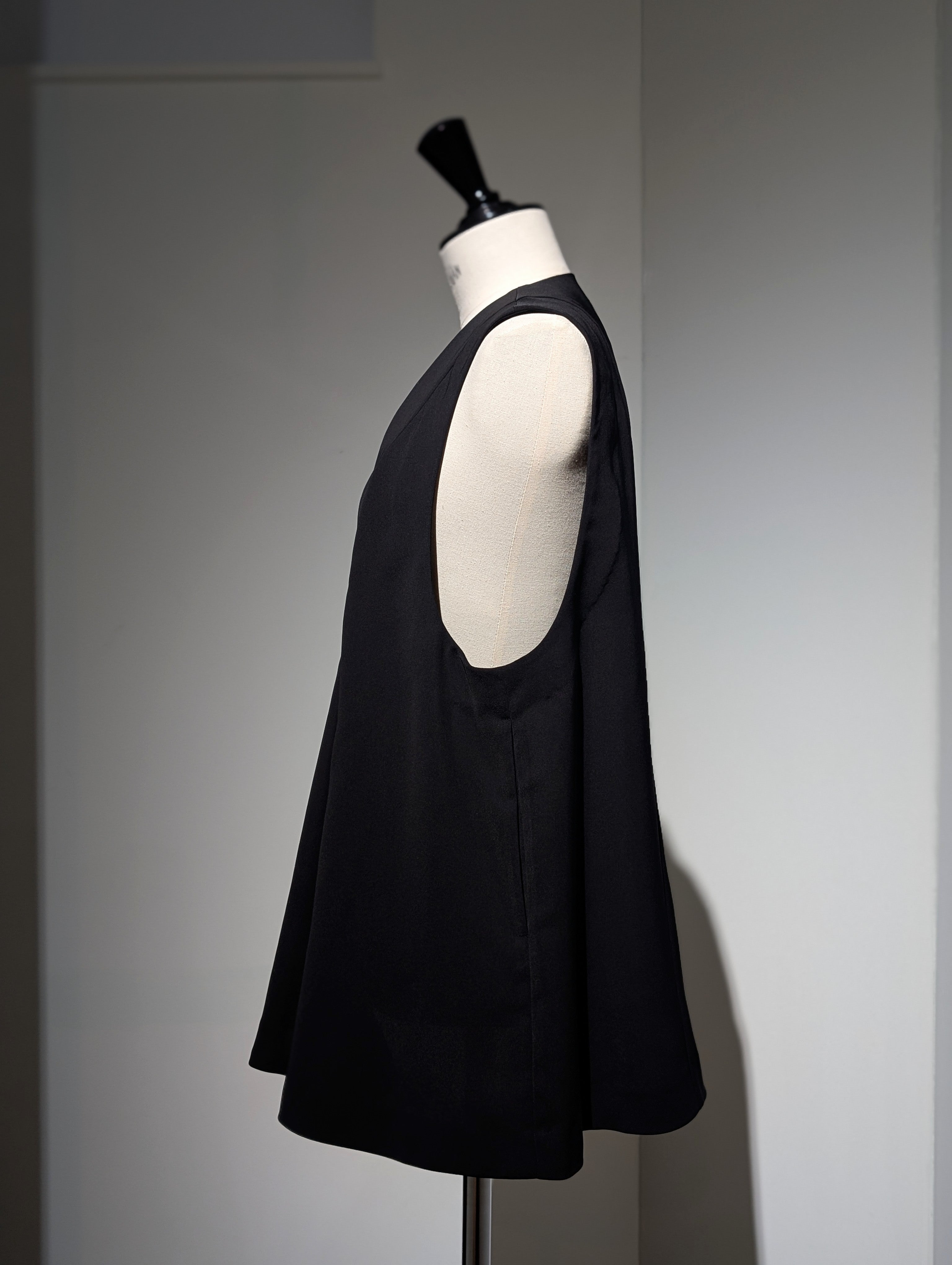 ENFOLD  FLARE VEST