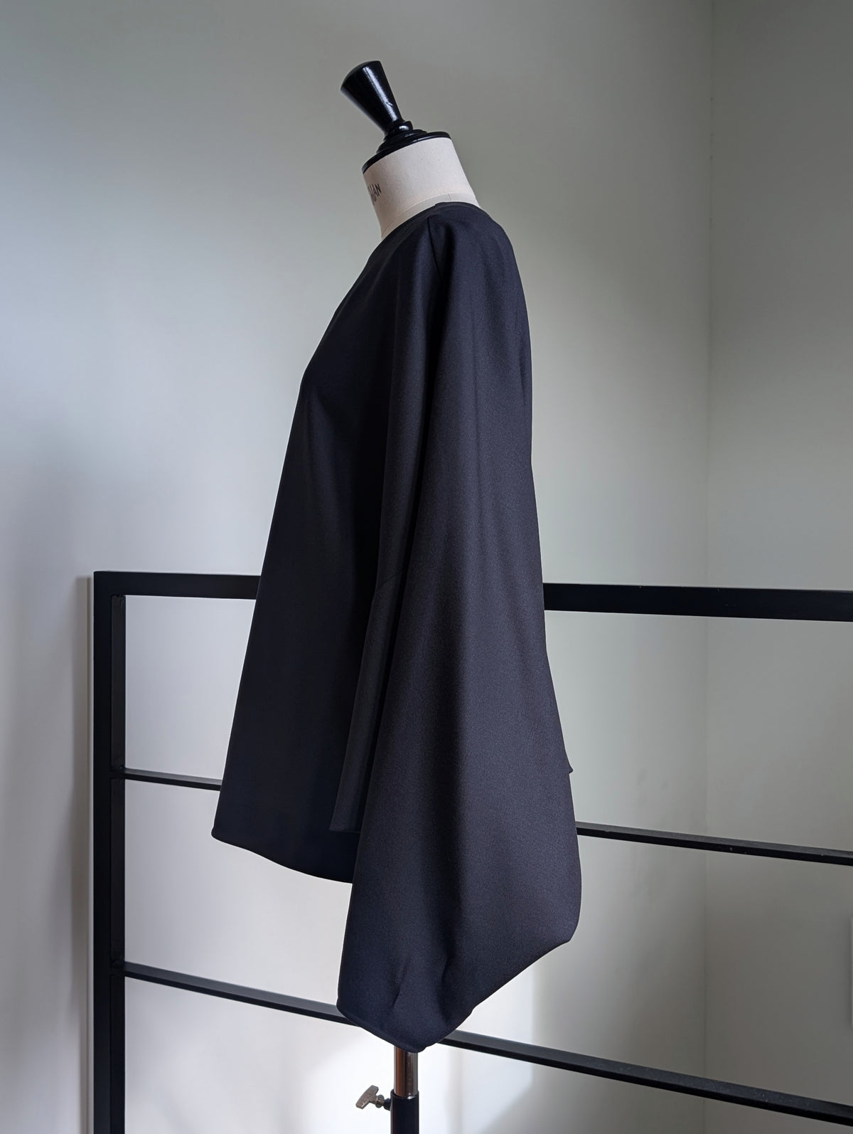 AEHRR 【021 Draping Form Crewneck PO】